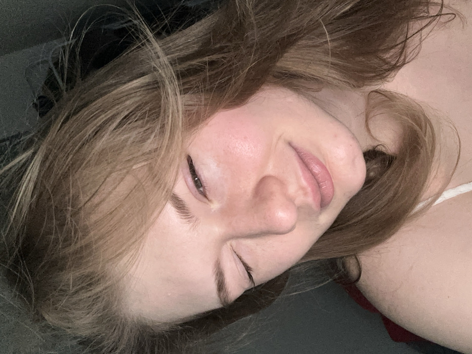Woman documents morning skincare routine in snowy Kazan