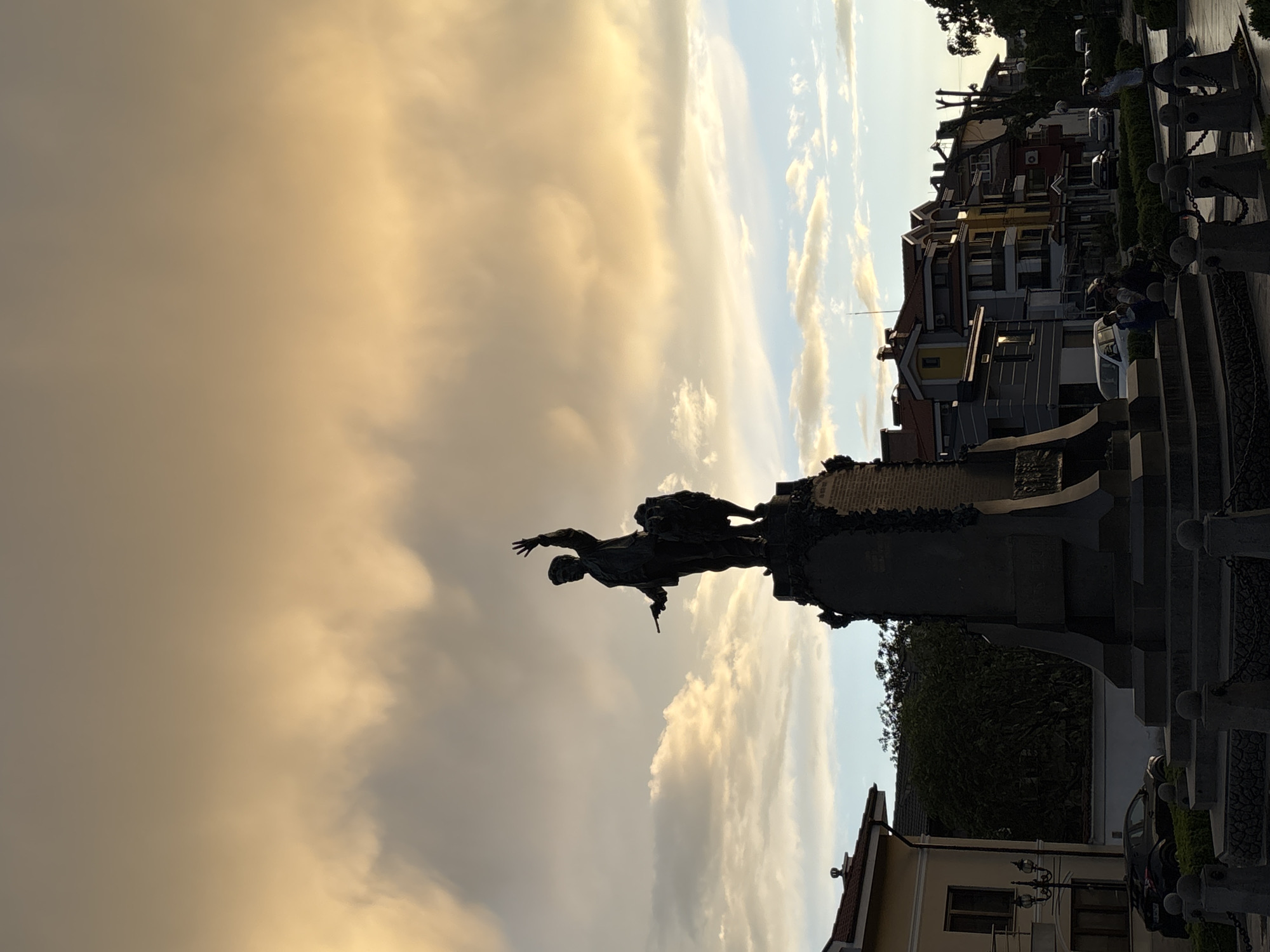Rainbow appears over Karlovo's Vassil Levski Monument