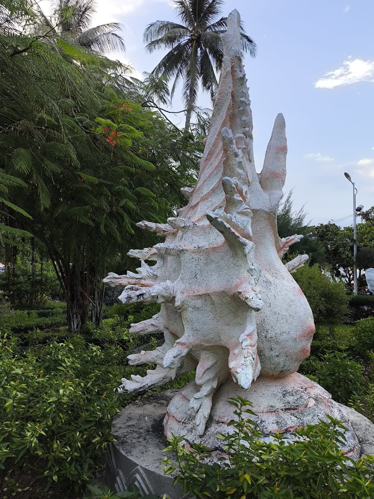 Nha Trang beachfront park: sculptures, blooms, and morning yoga