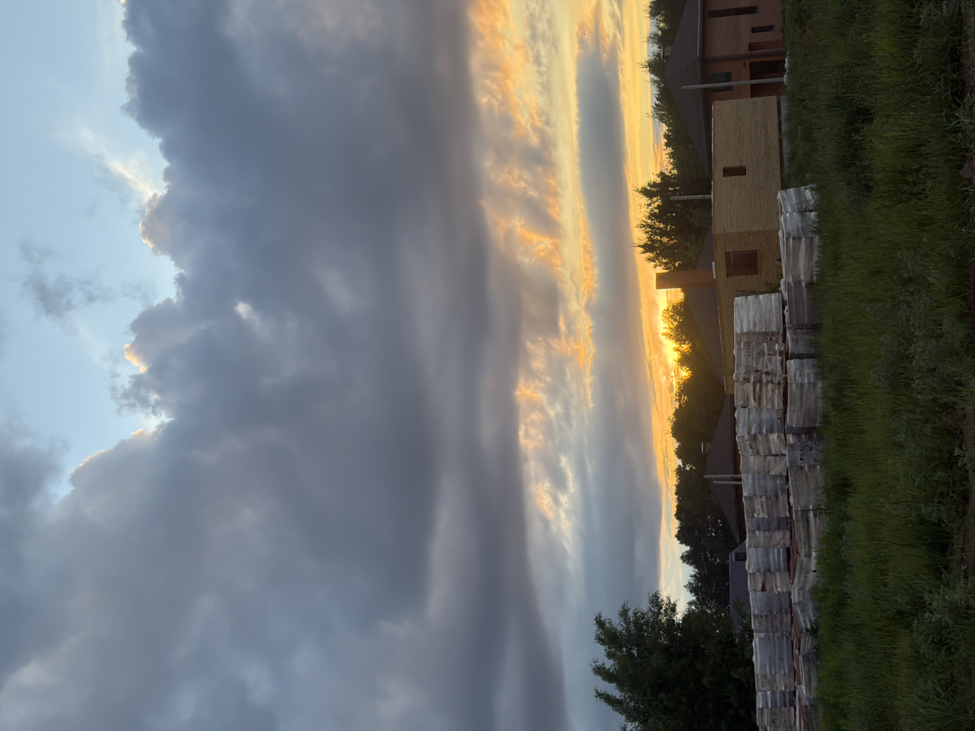 Ordinary afternoon documented in suburban Chaikovsky, Russia