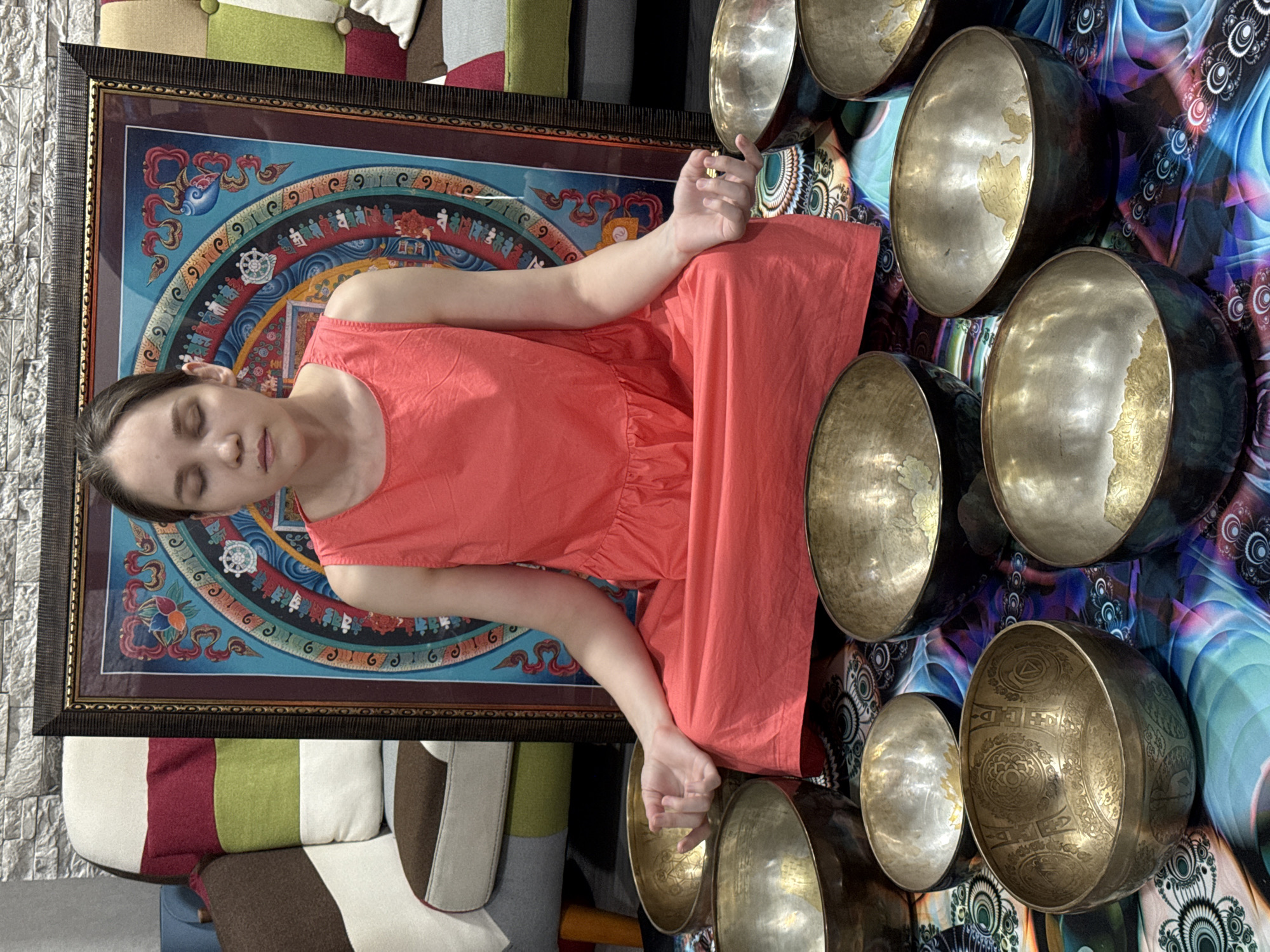 Meditation session with singing bowls documented in Tashkent