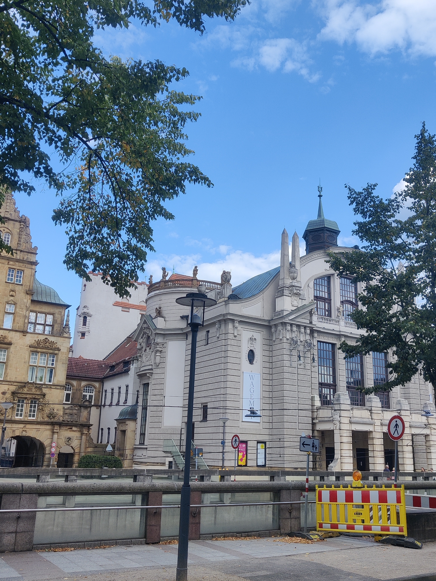 Afternoon stroll through Bielefeld's historic city center