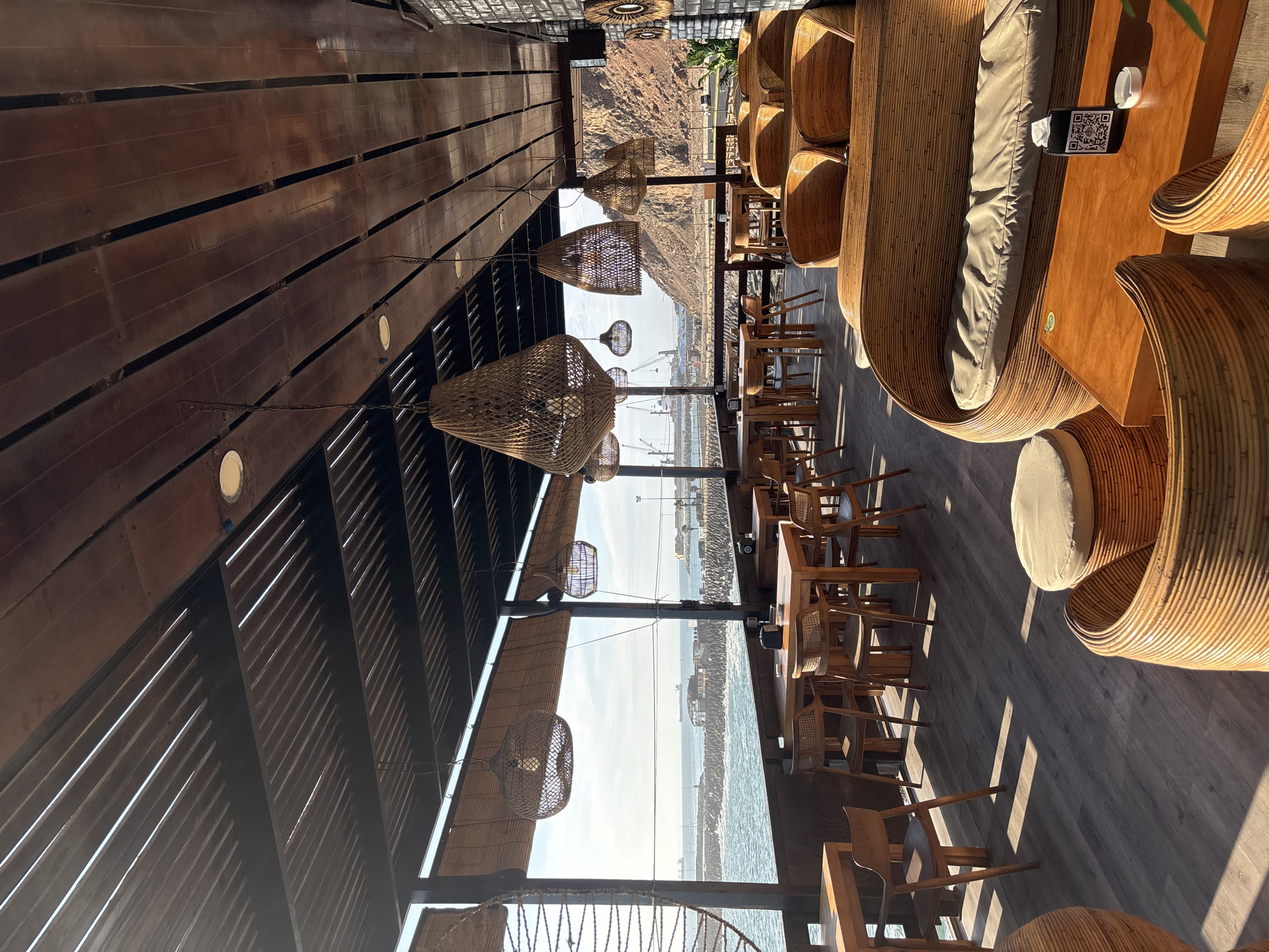 Evening dining experience documented at oceanview Arica restaurant