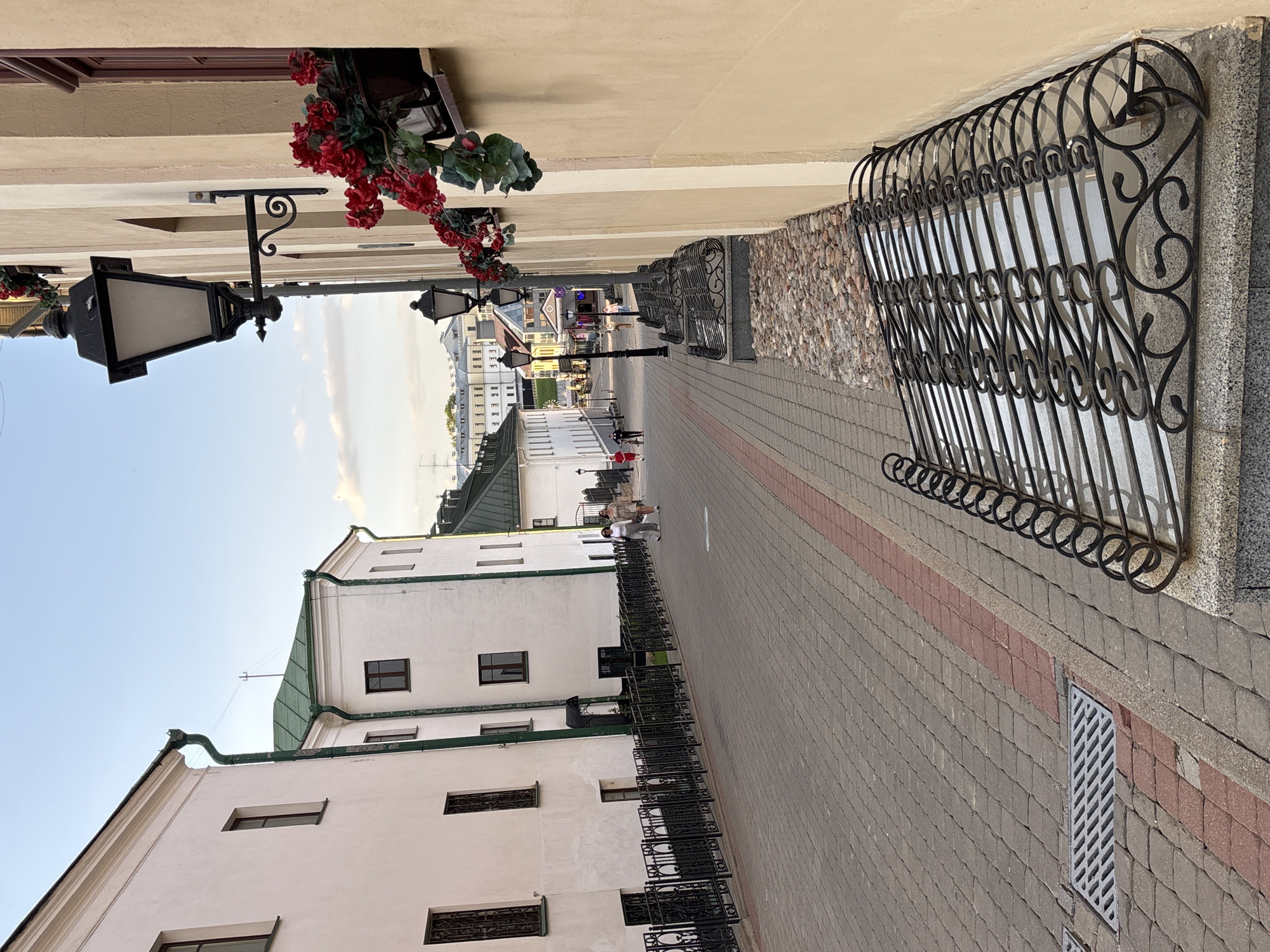 Witness documents street scenes and sculptures in central Minsk