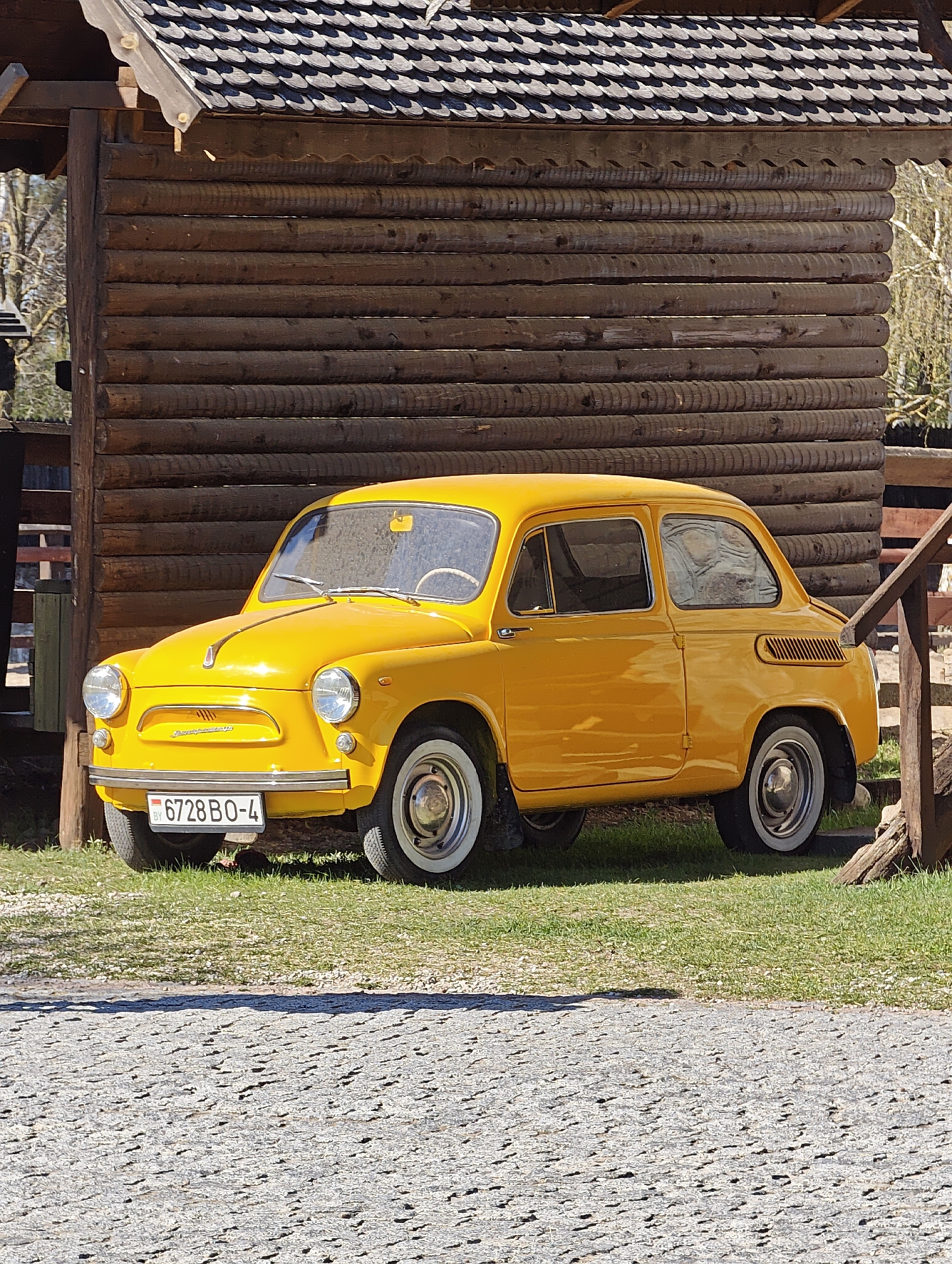 Rural Belarus village life documented in 16-minute timespan