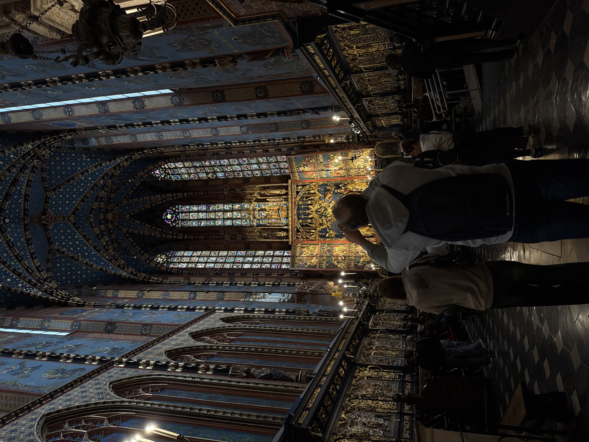 Tourist captures St. Mary's Basilica interior in Krakow