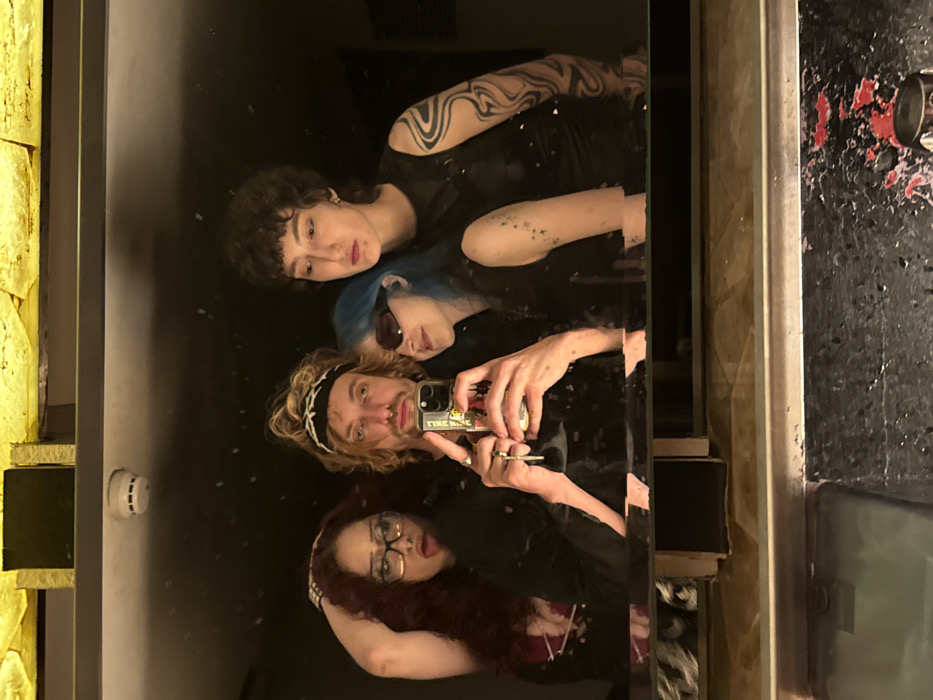 Four people gather at Tel-Aviv social venue early morning