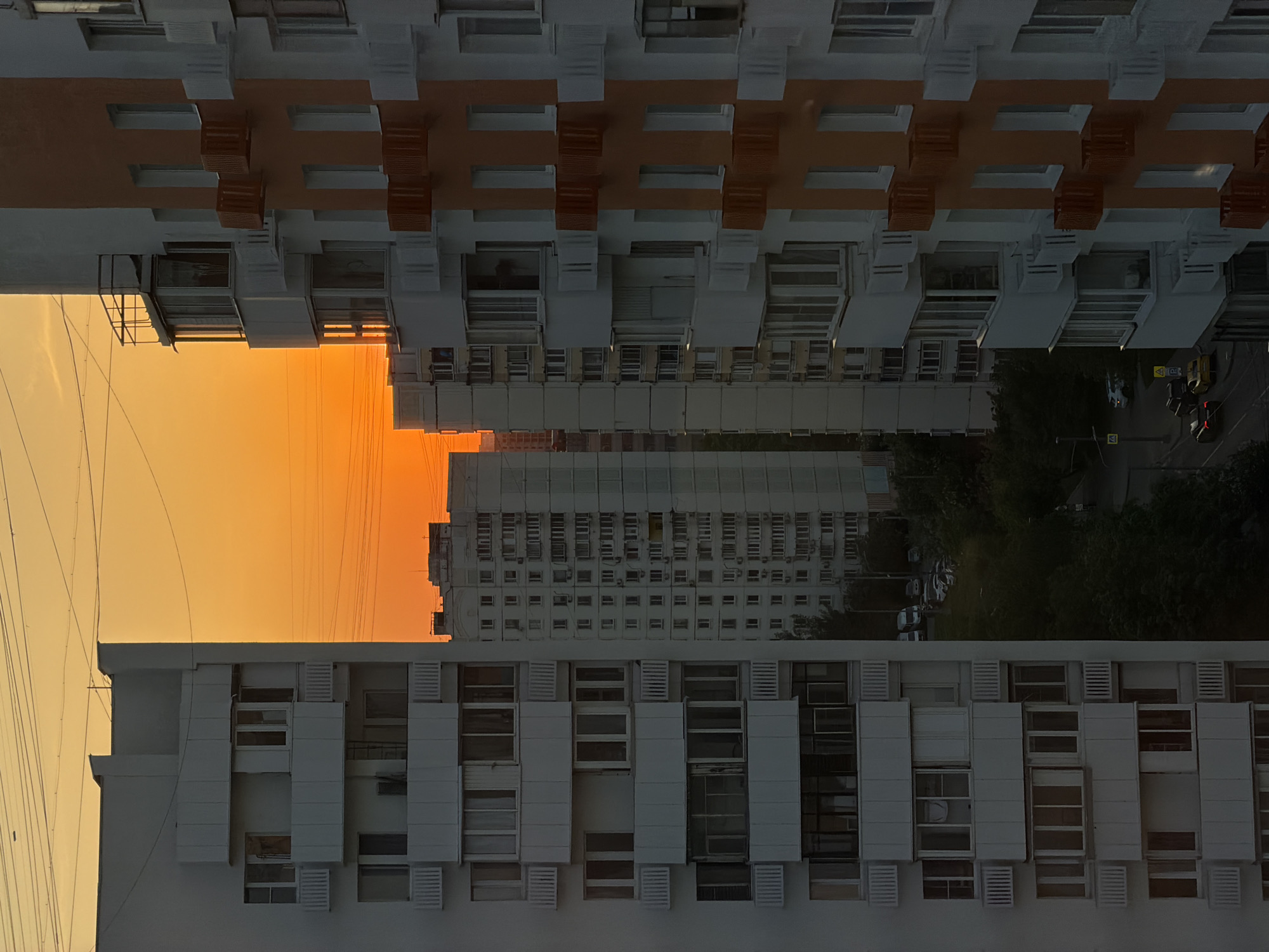 Evening scenes of residential life and children's play in Khimki