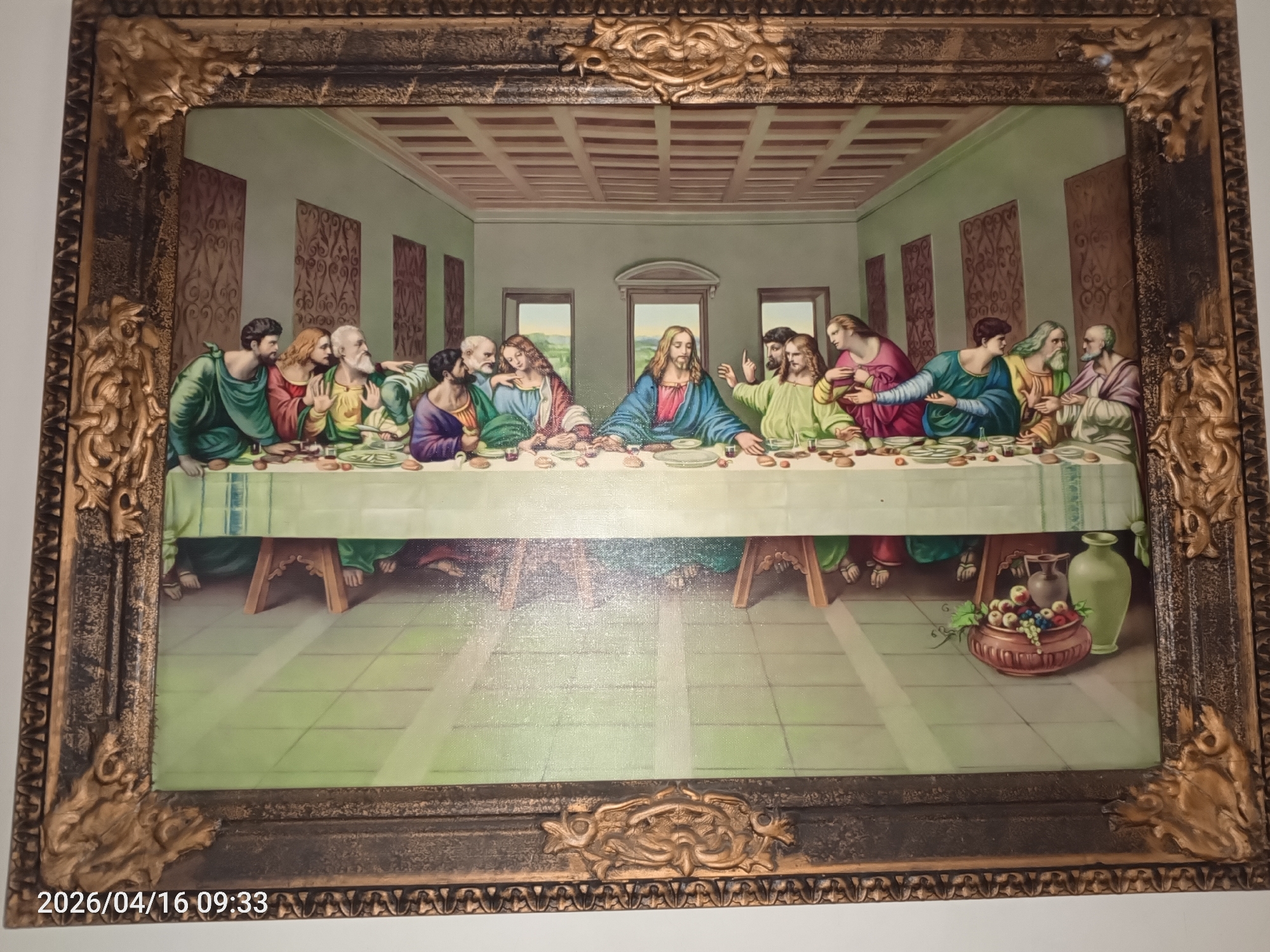 Religious and decorative artworks displayed in Tinaquillo home