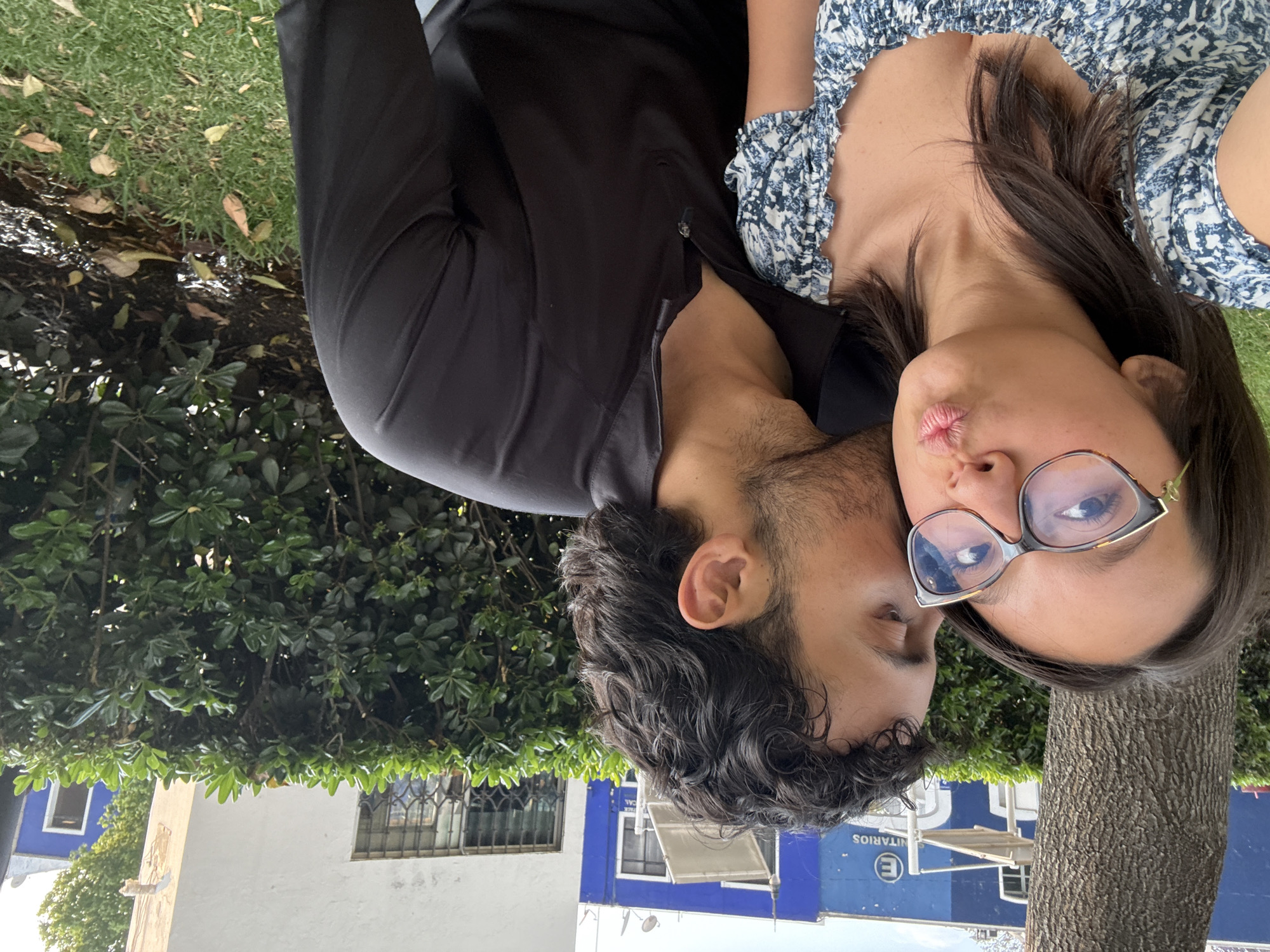 Couple takes nighttime selfie in Cholula park