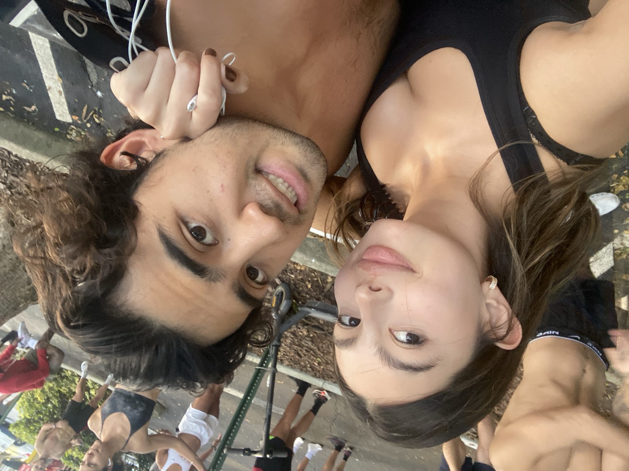 Late-night outdoor fitness gathering documented in Miami