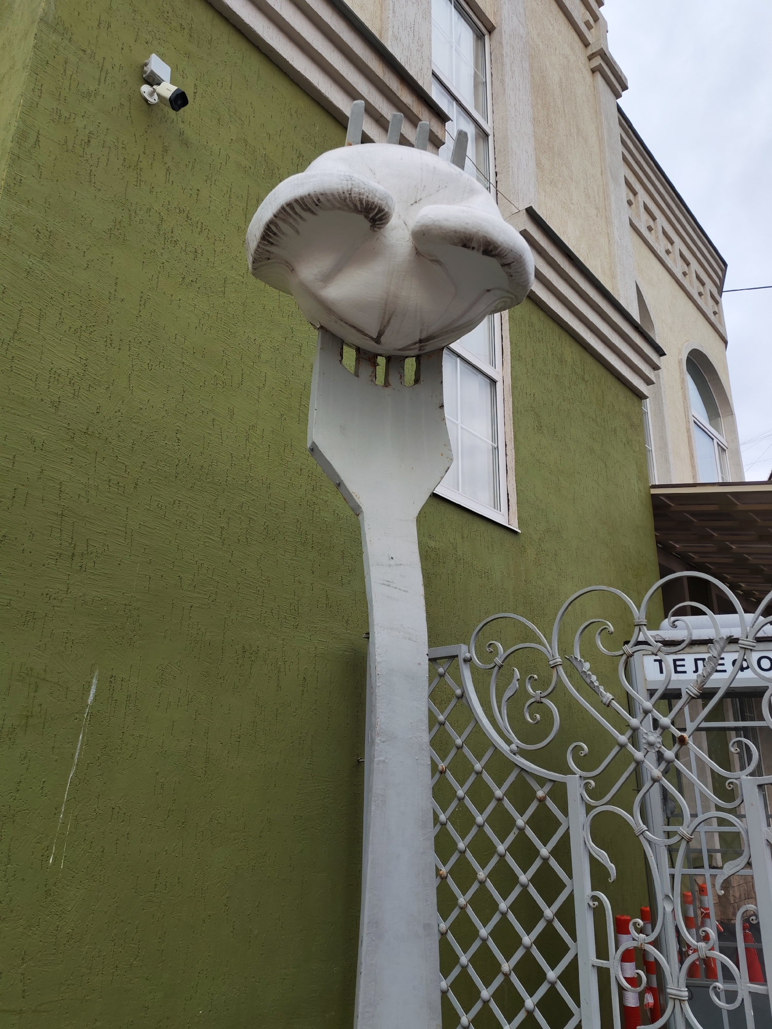 Whimsical public art and street scenes documented across Izhevsk