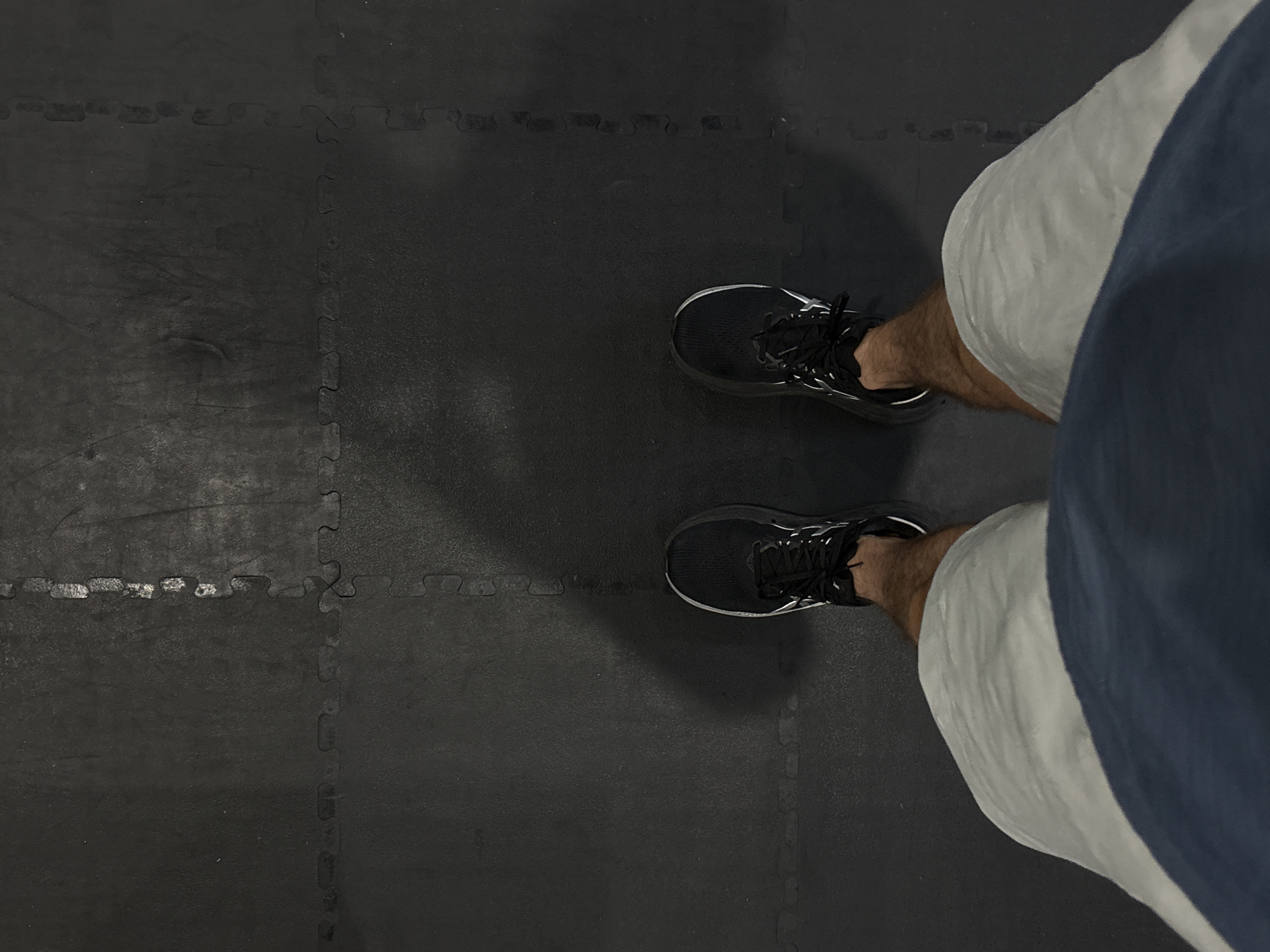 Midday CrossFit session at a functional fitness gym in Puebla