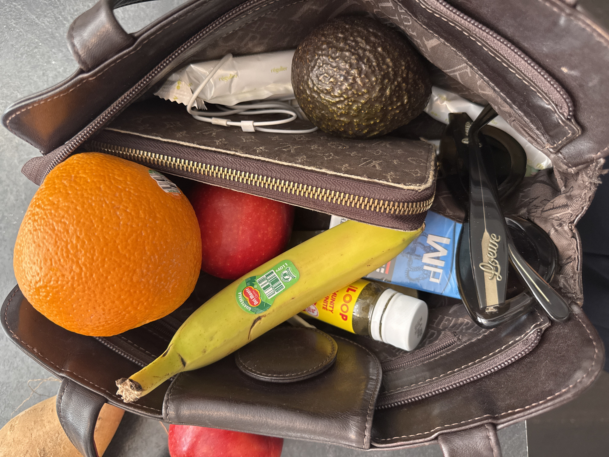 Handbag Contents Documented in North Vancouver Include Fresh Produce