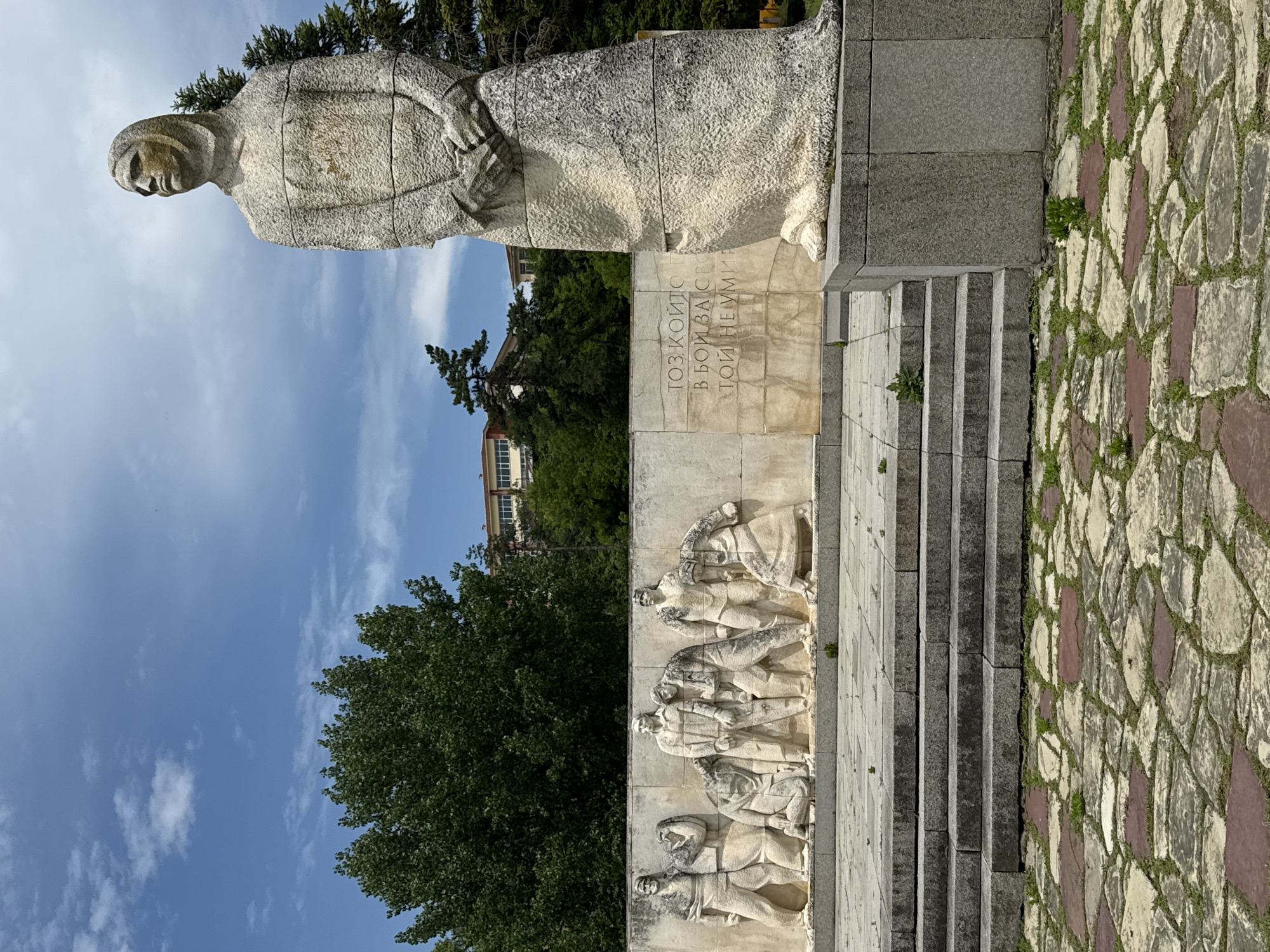 Tourist documents monuments, murals, gardens during Strazhitsa walkabout
