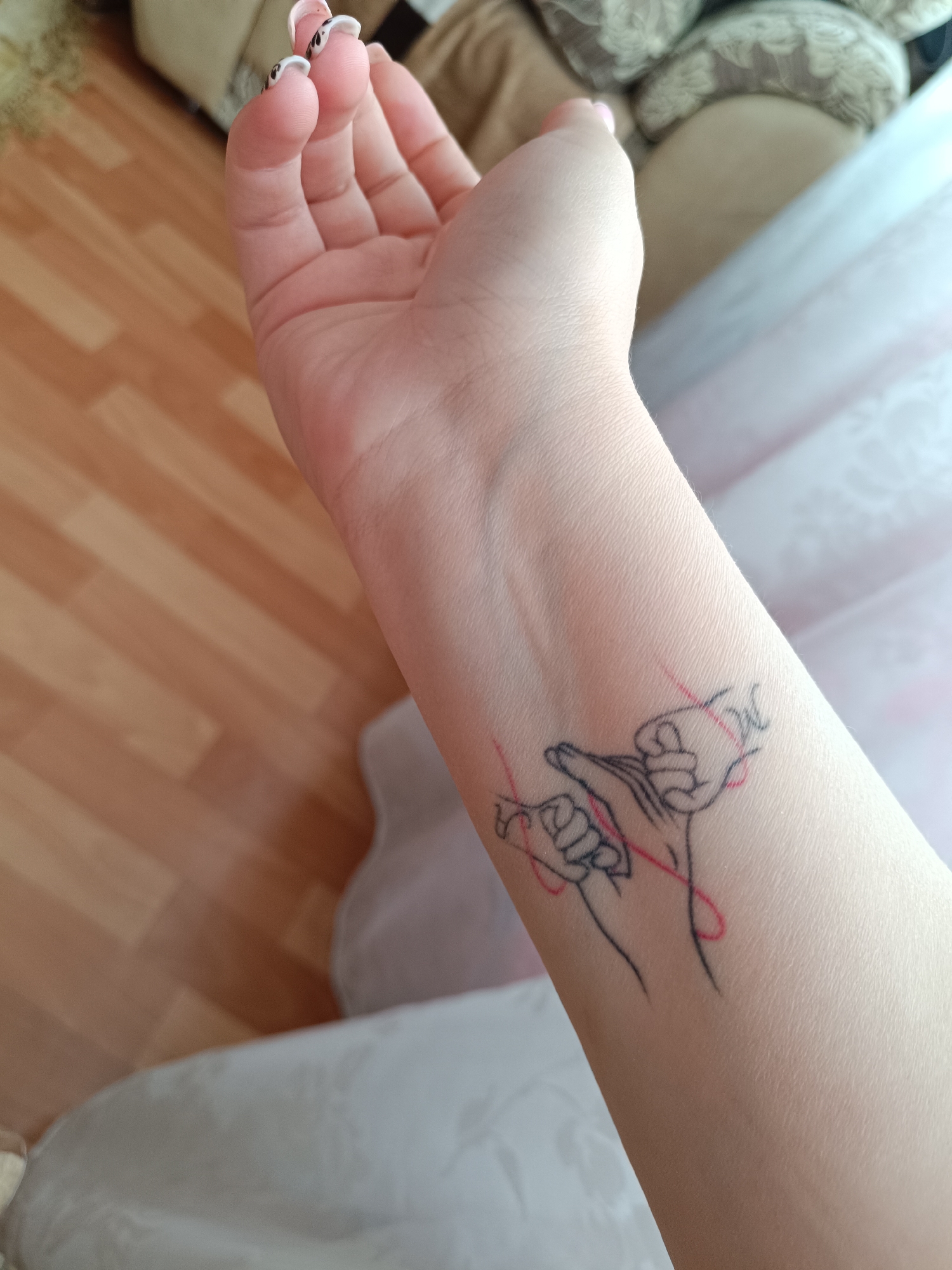 Morning domestic life documented in Tobolsk home over two hours