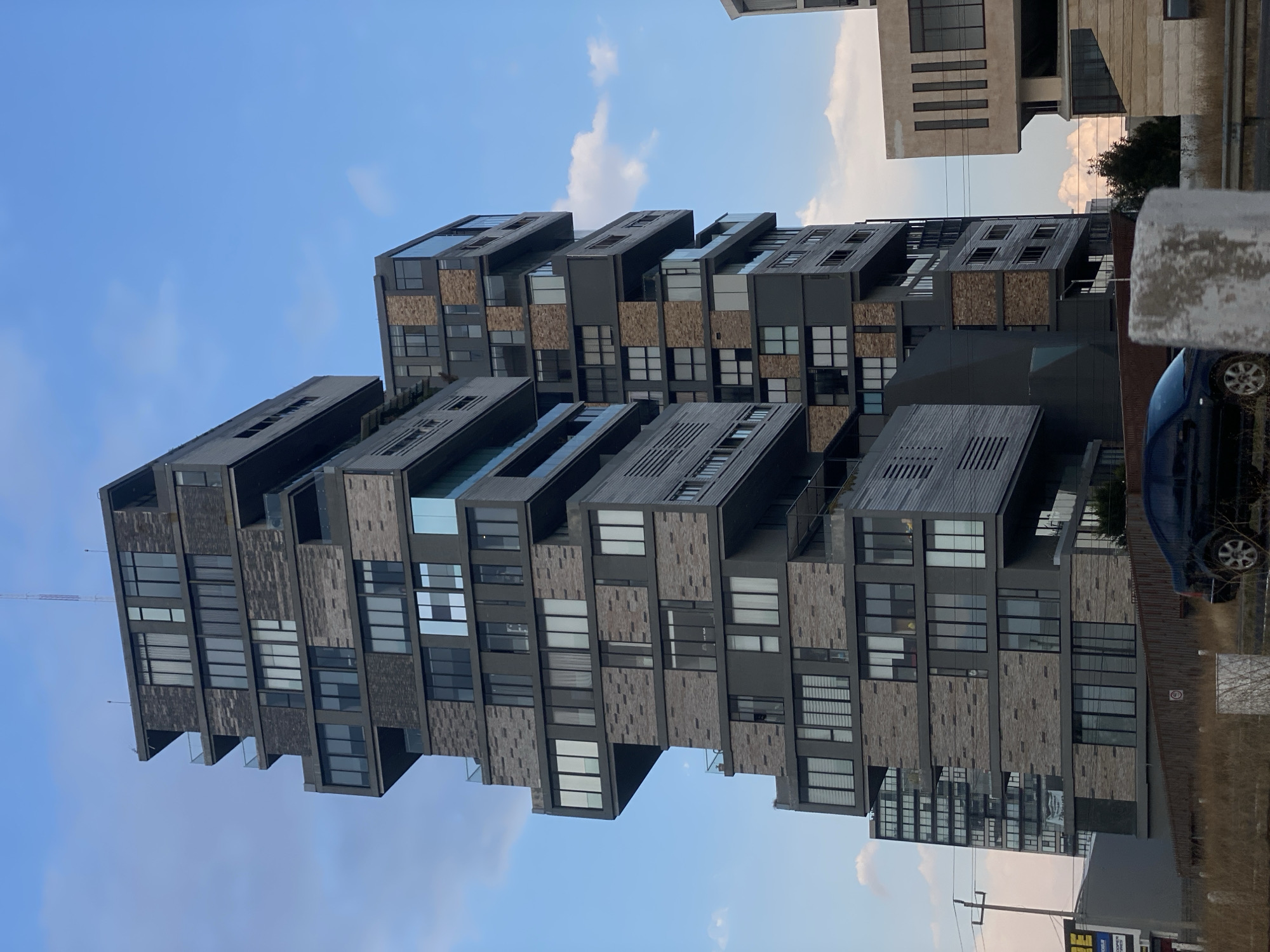 Modern apartment building documented in San Bernardino Tlaxcalancingo
