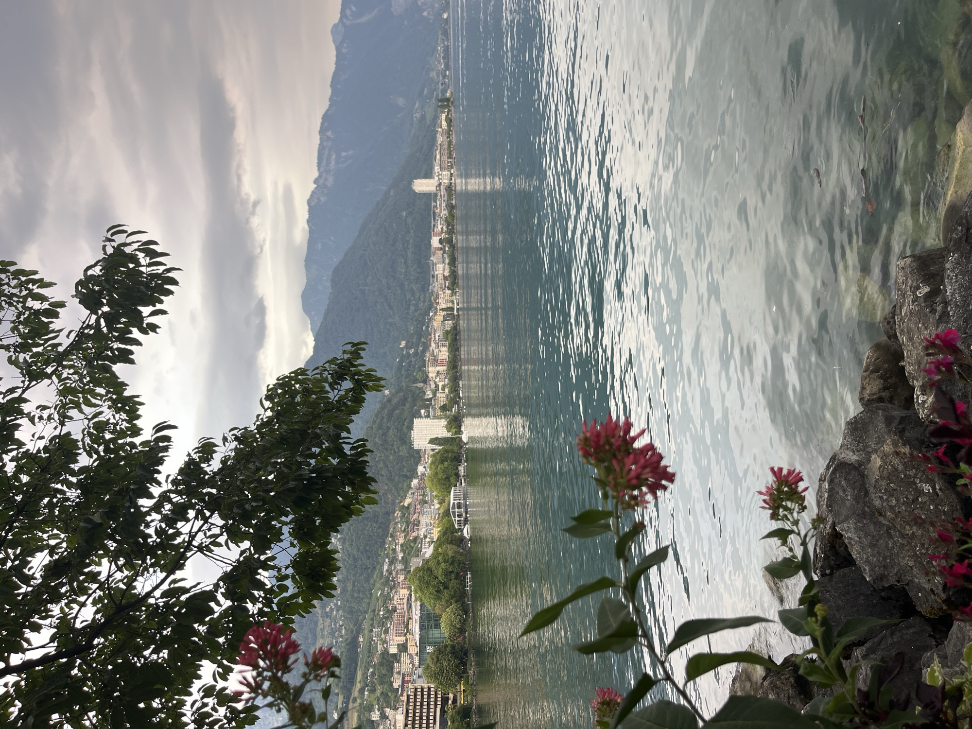 Afternoon along the Montreux lakefront, plaques and alpine views