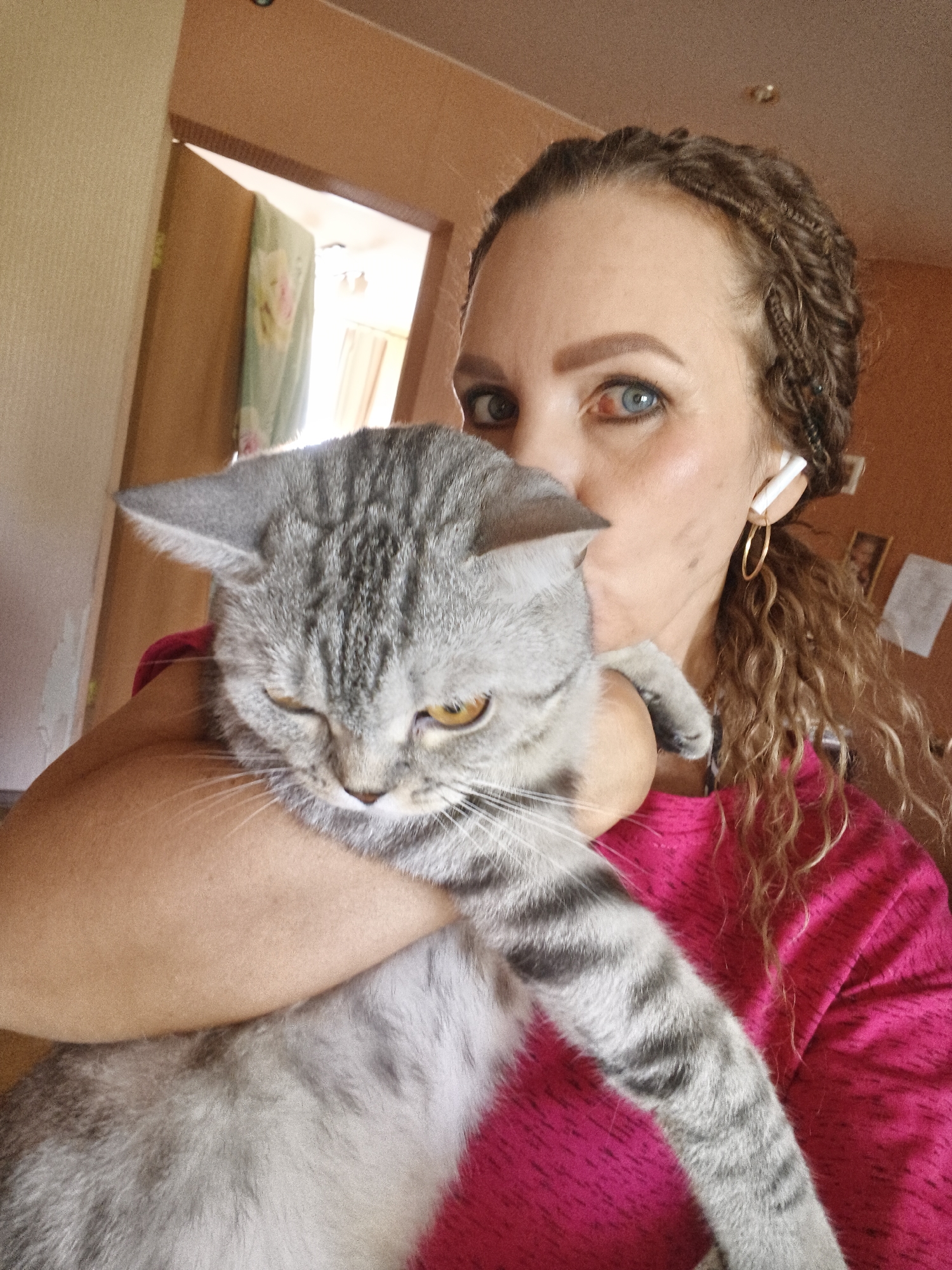 Woman documents casual day with beach visits, forest walks, cats