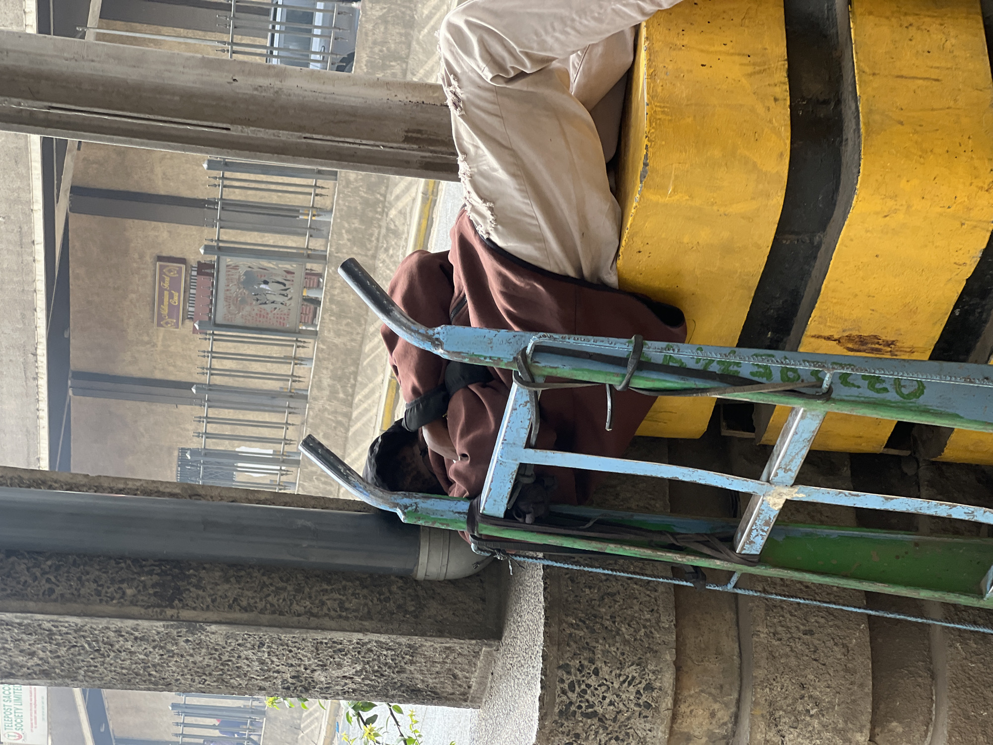 Morning street life scenes documented across Nairobi