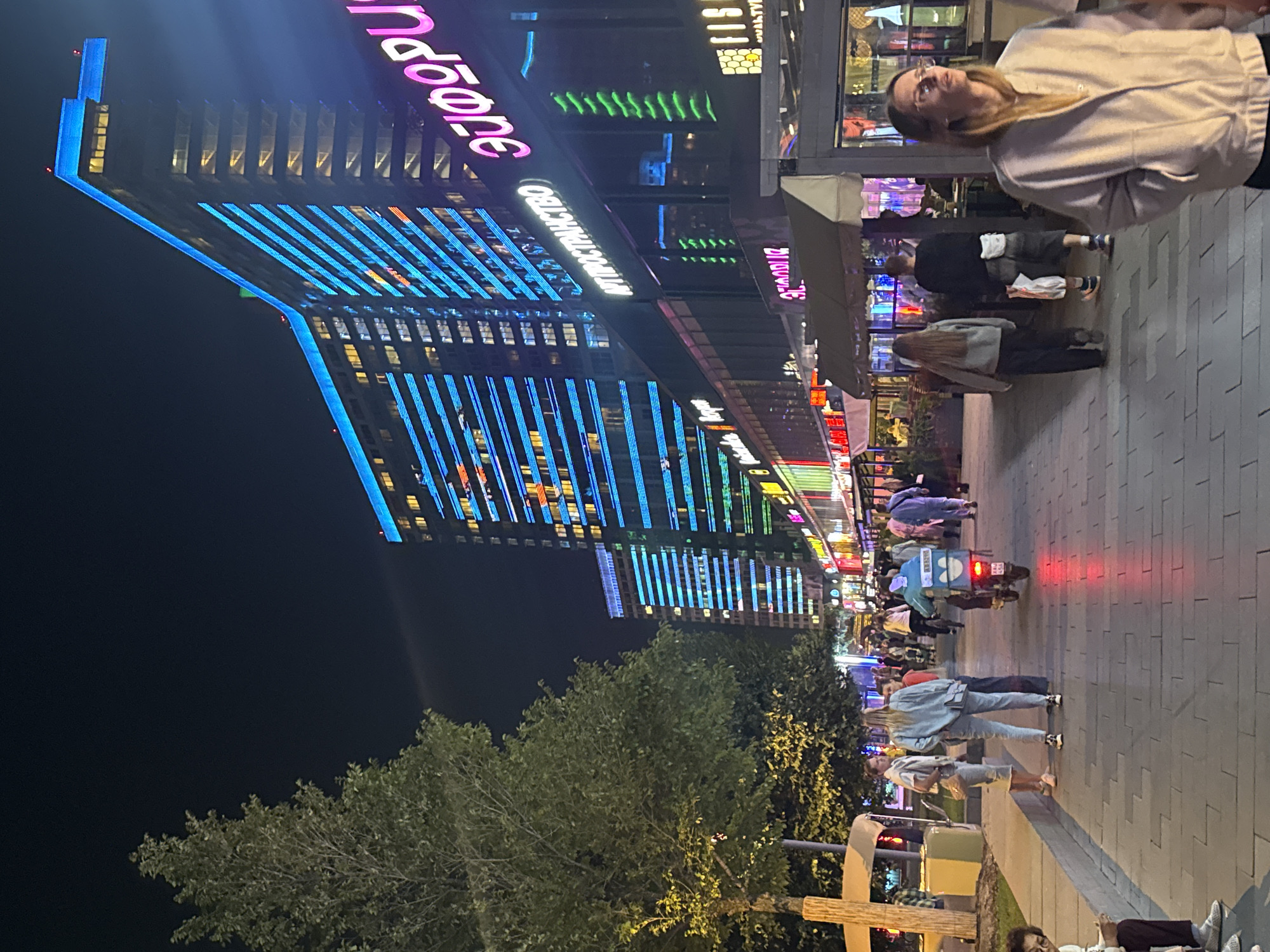 A Moscow evening: neon streets, traditional cafés, and Georgian food