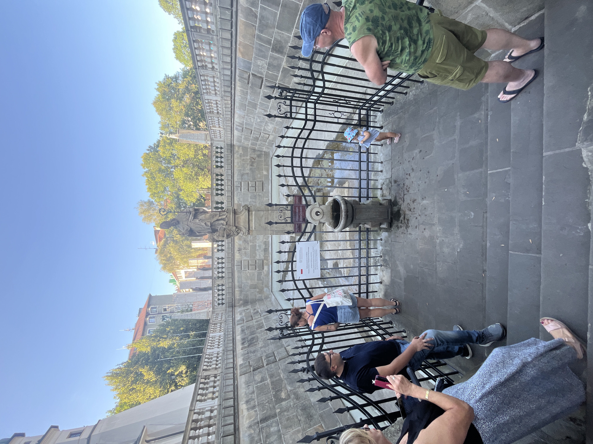 Sunny afternoon around Wawel Castle and Krakow's historic center