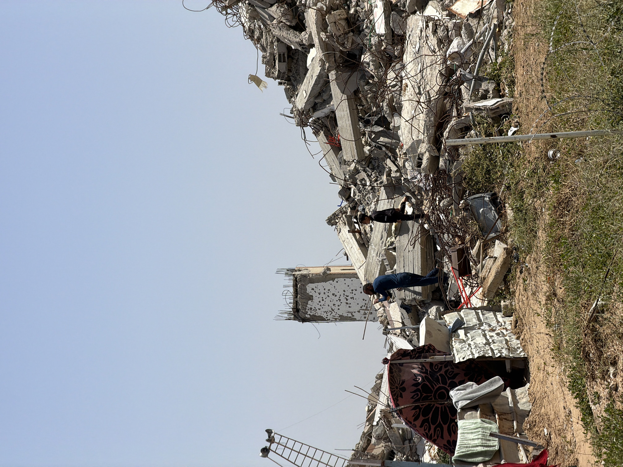 Destruction and debris documented in Khan Yunis