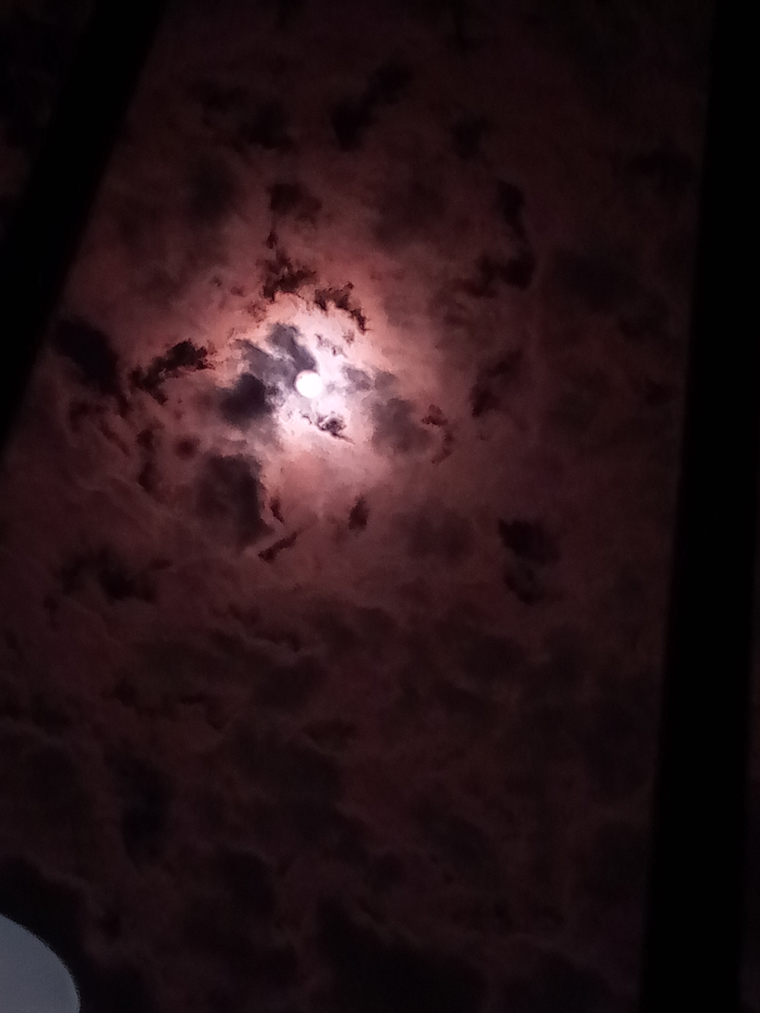 Sky observations capture day-night transition through structural frames