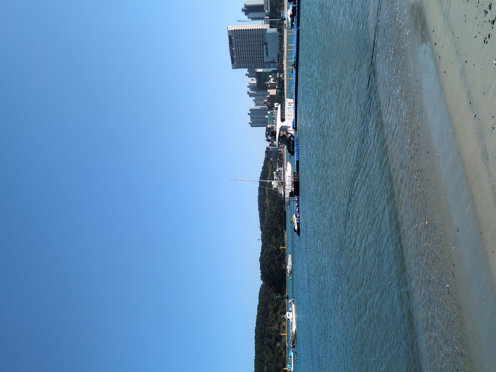 Morning harbor scenes documented at Jangsaengpo Port, Ulsan