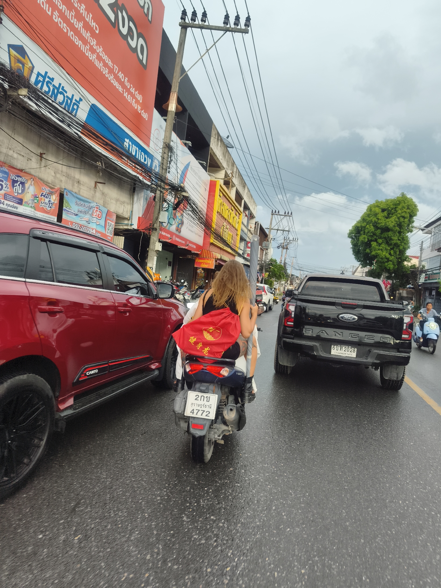 Wet roads, overcast skies observed in Baan Chaweng