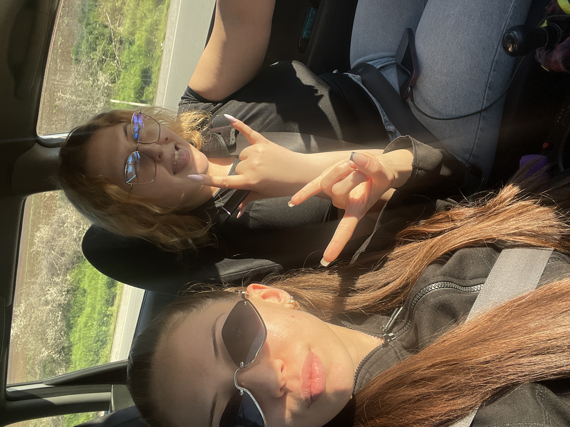 Two women spotted in vehicle in Ledenik, Bulgaria