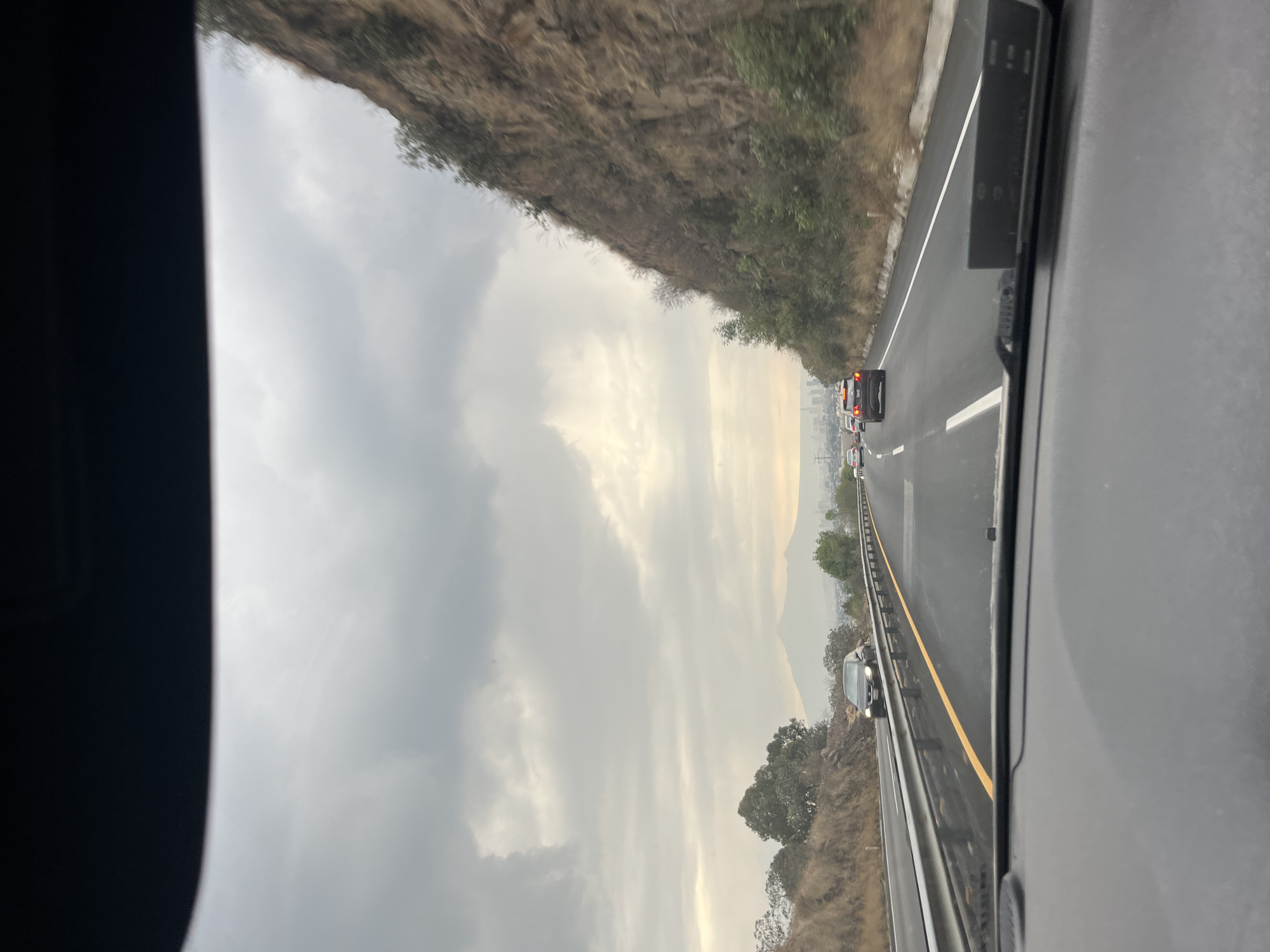 Driver encounters traffic jam on Santa Clara Ocoyucan highway