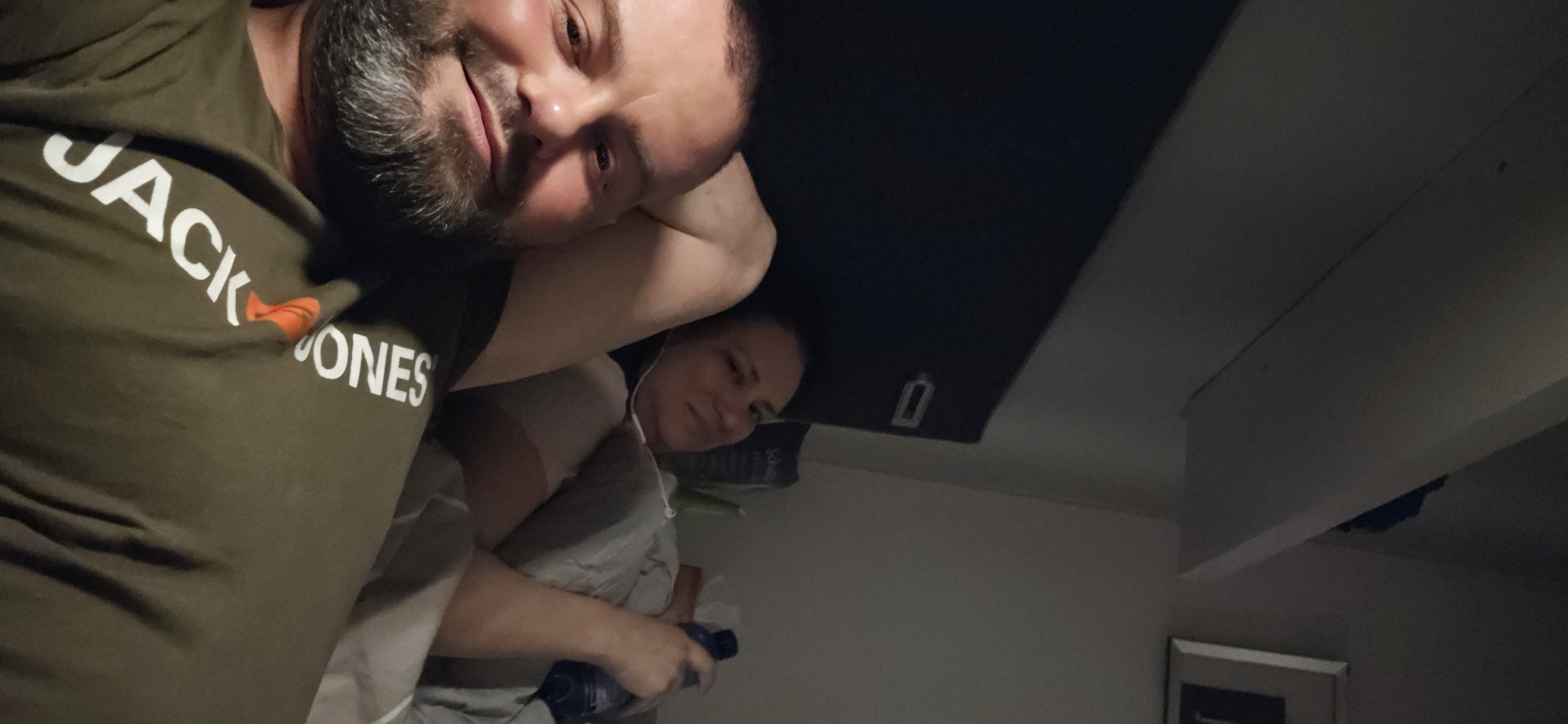 Two people spotted in Gütersloh, man in green shirt
