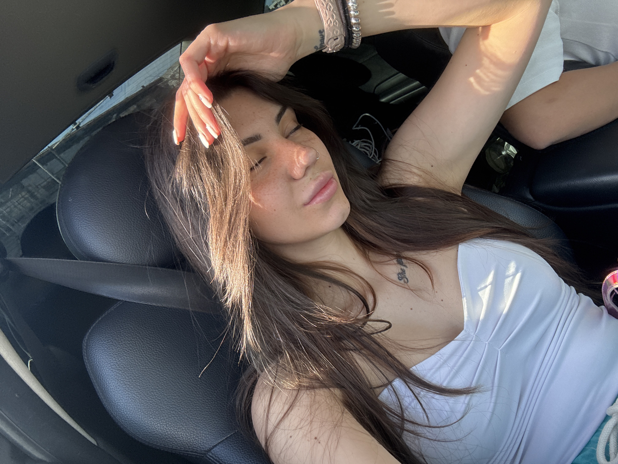 Woman documents car journey through selfies in Sofia