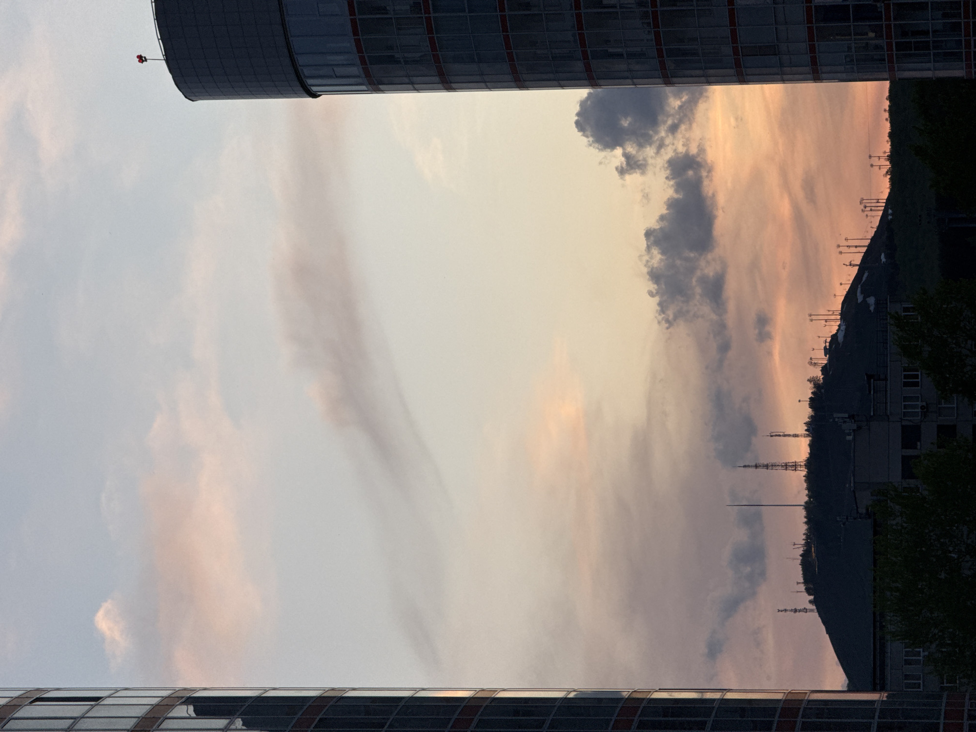 Krasnoyarsk resident captures everyday city life, indoor moments