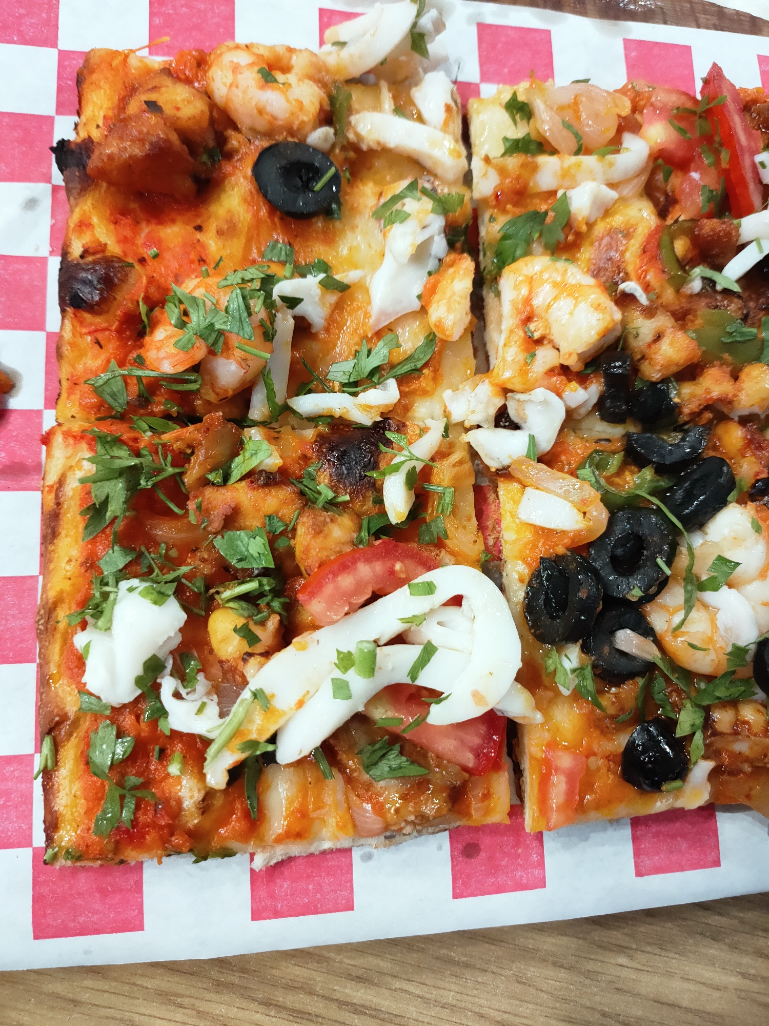 Seafood pizza night at Dr. Napoli in Ariana, Tunisia