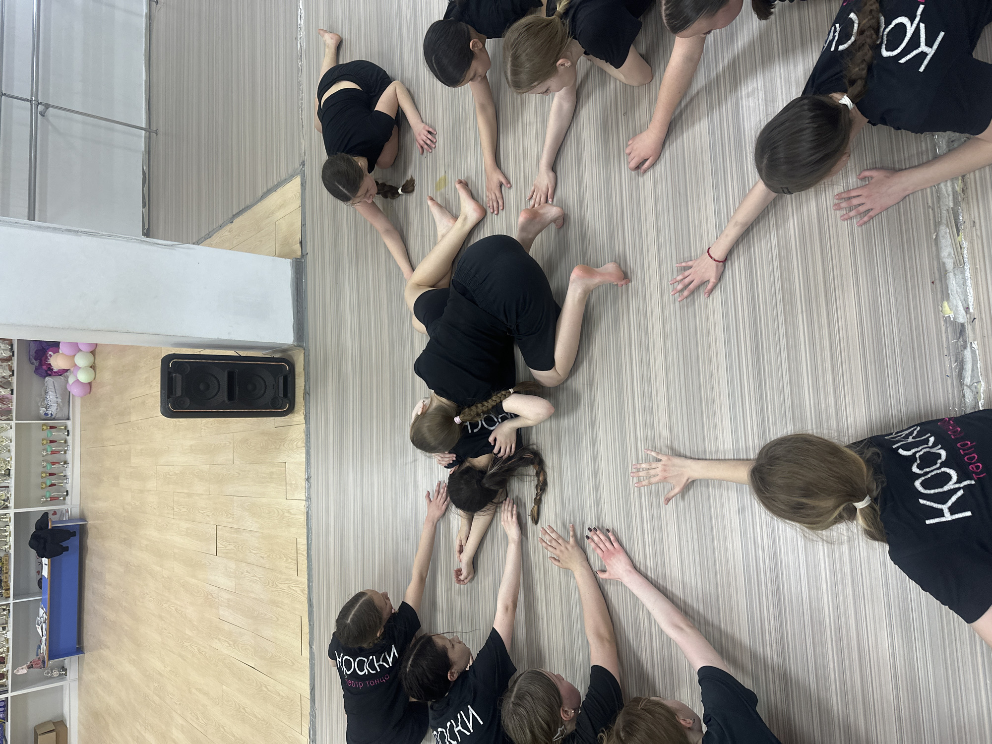 Dance class session captured at Votkinsk studio