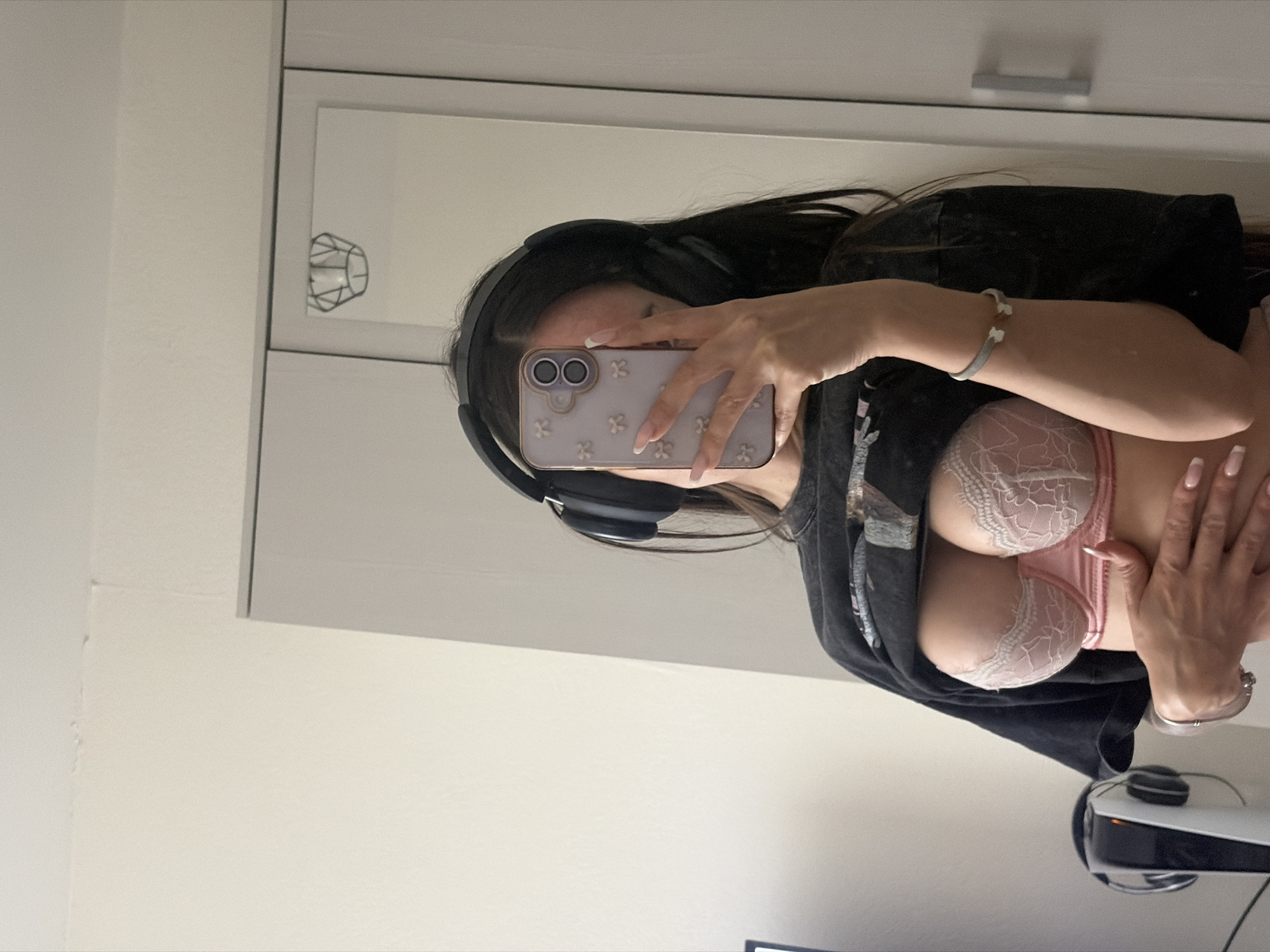 Person takes mirror selfies in Yoksolovo, Russia