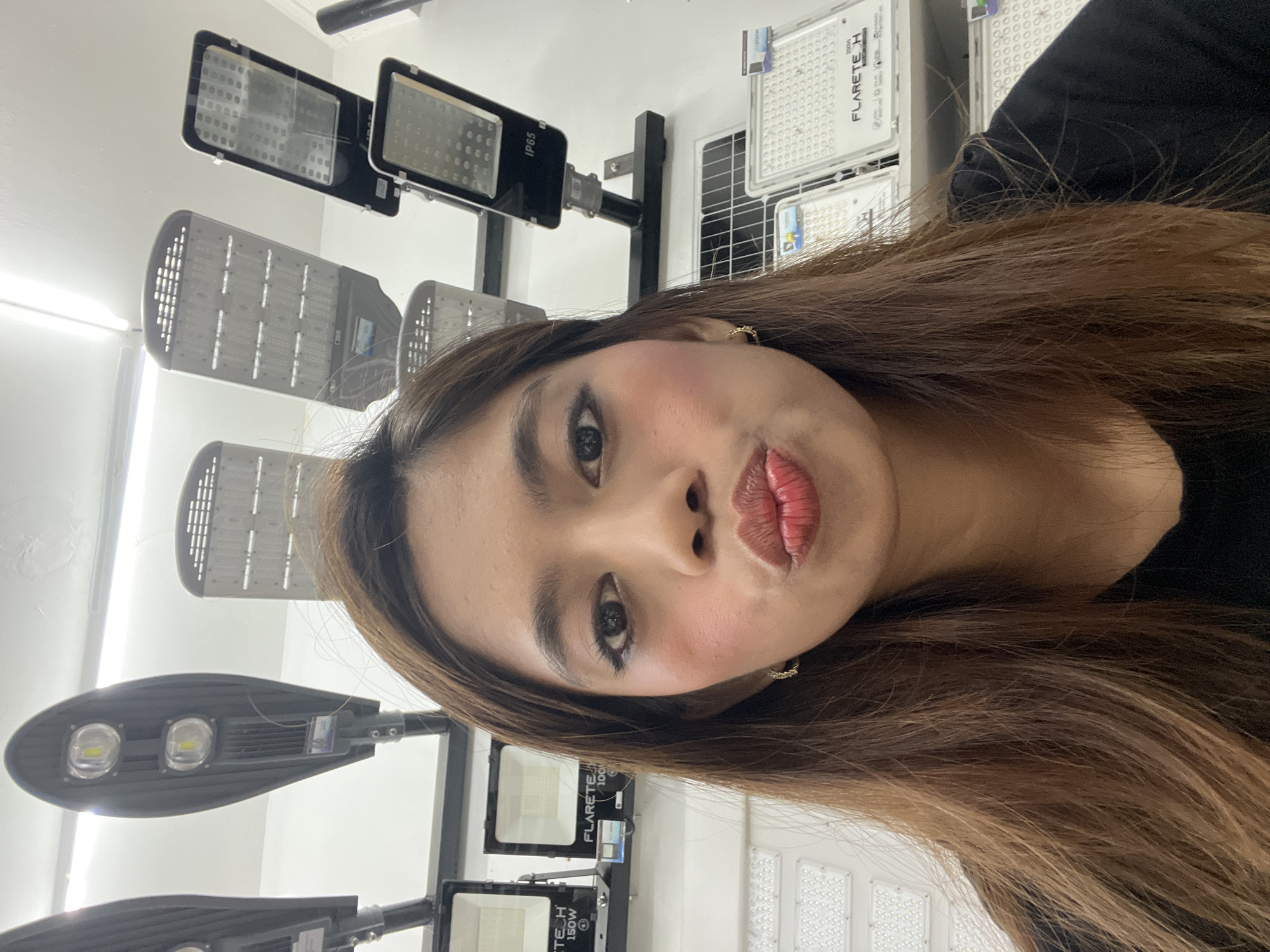 Woman documents daily life through selfies in Davao City