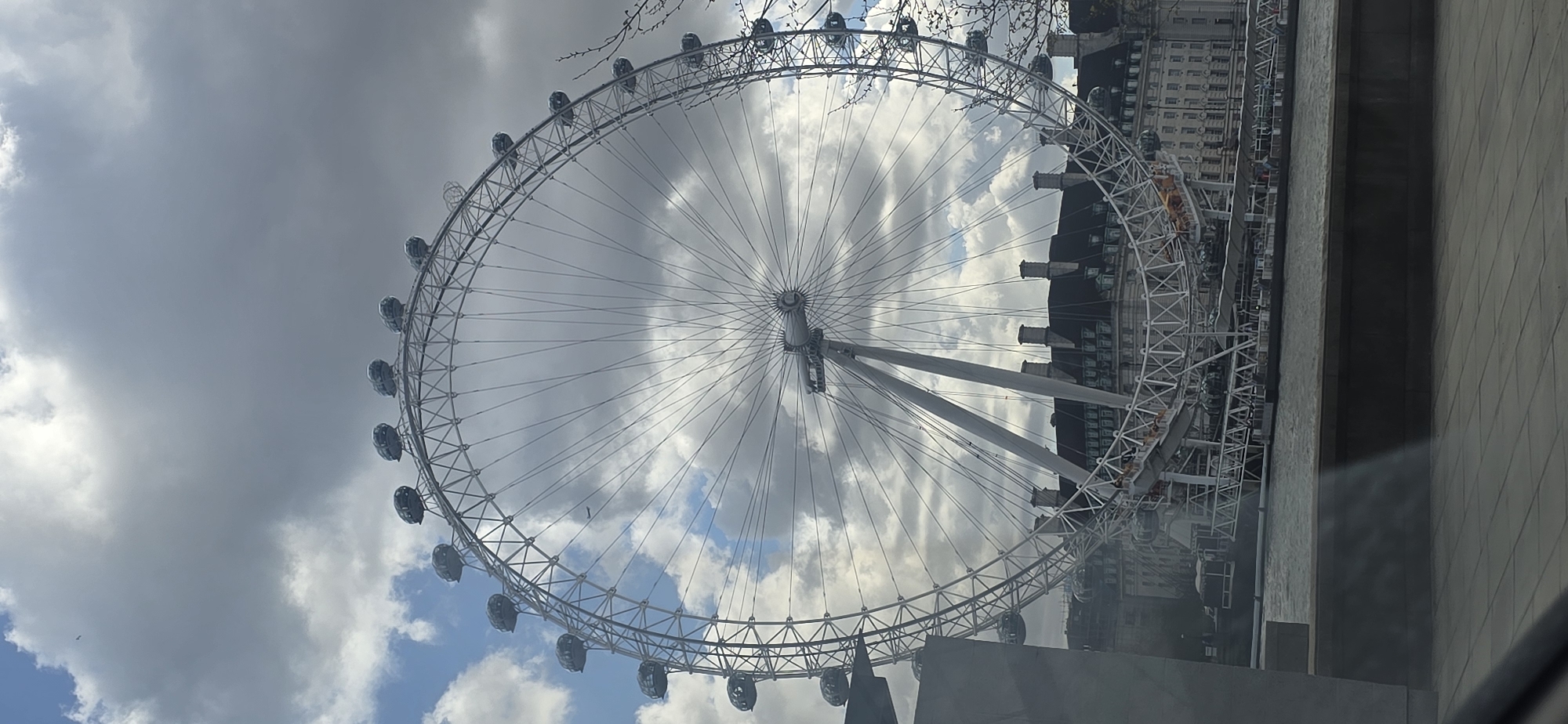 Tourist captures iconic London landmarks during weekend stroll