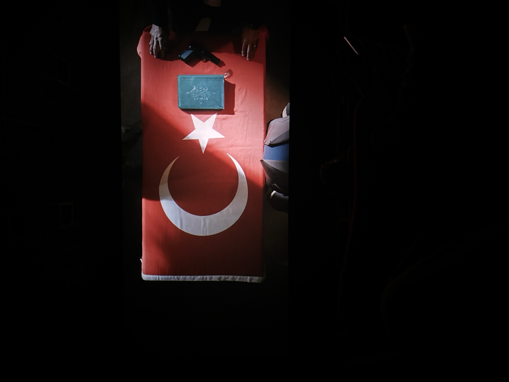 Daily life scenes across Istanbul include concerning weapon imagery