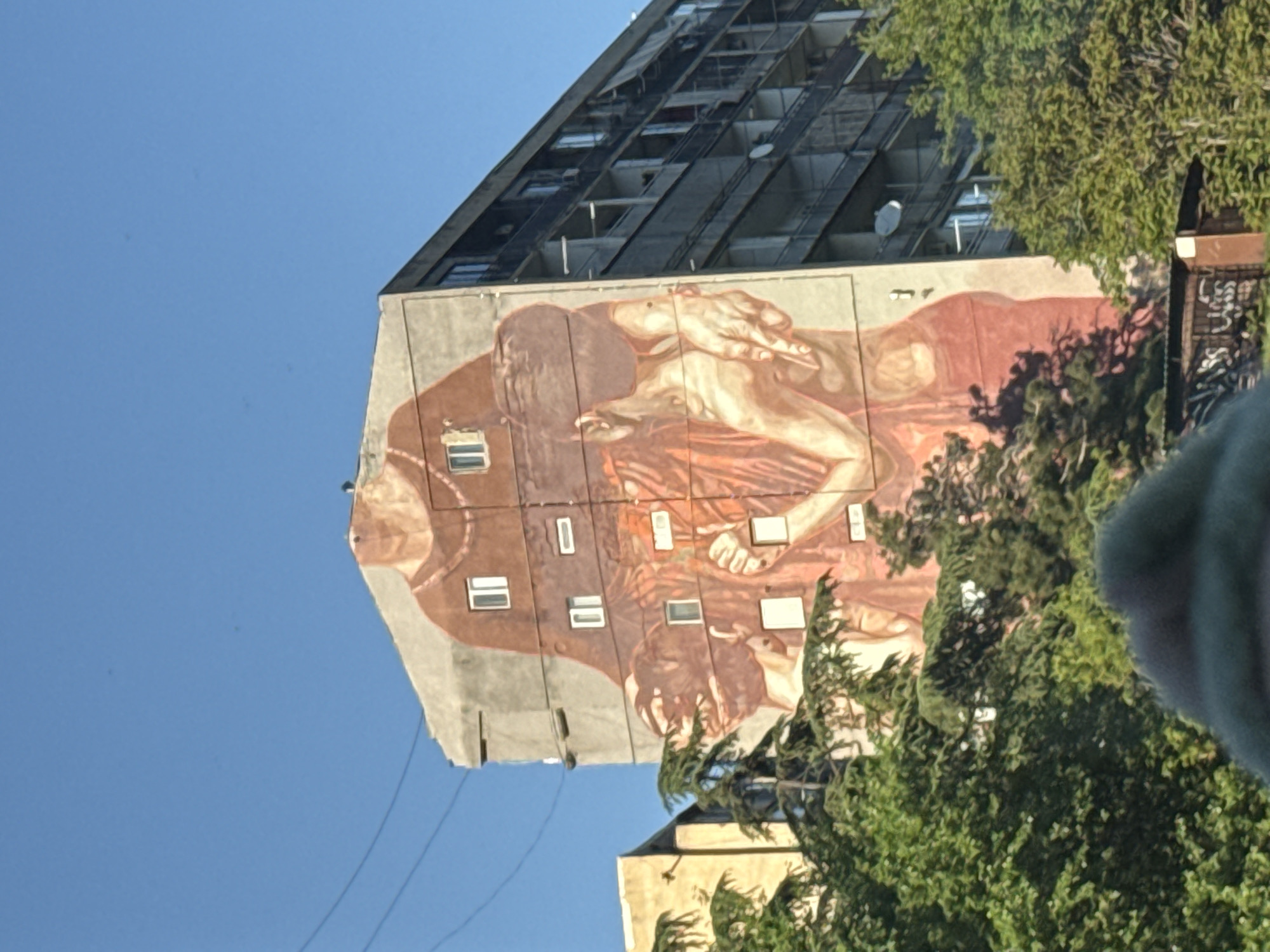 Renaissance-style mural spotted on Tbilisi high-rise building