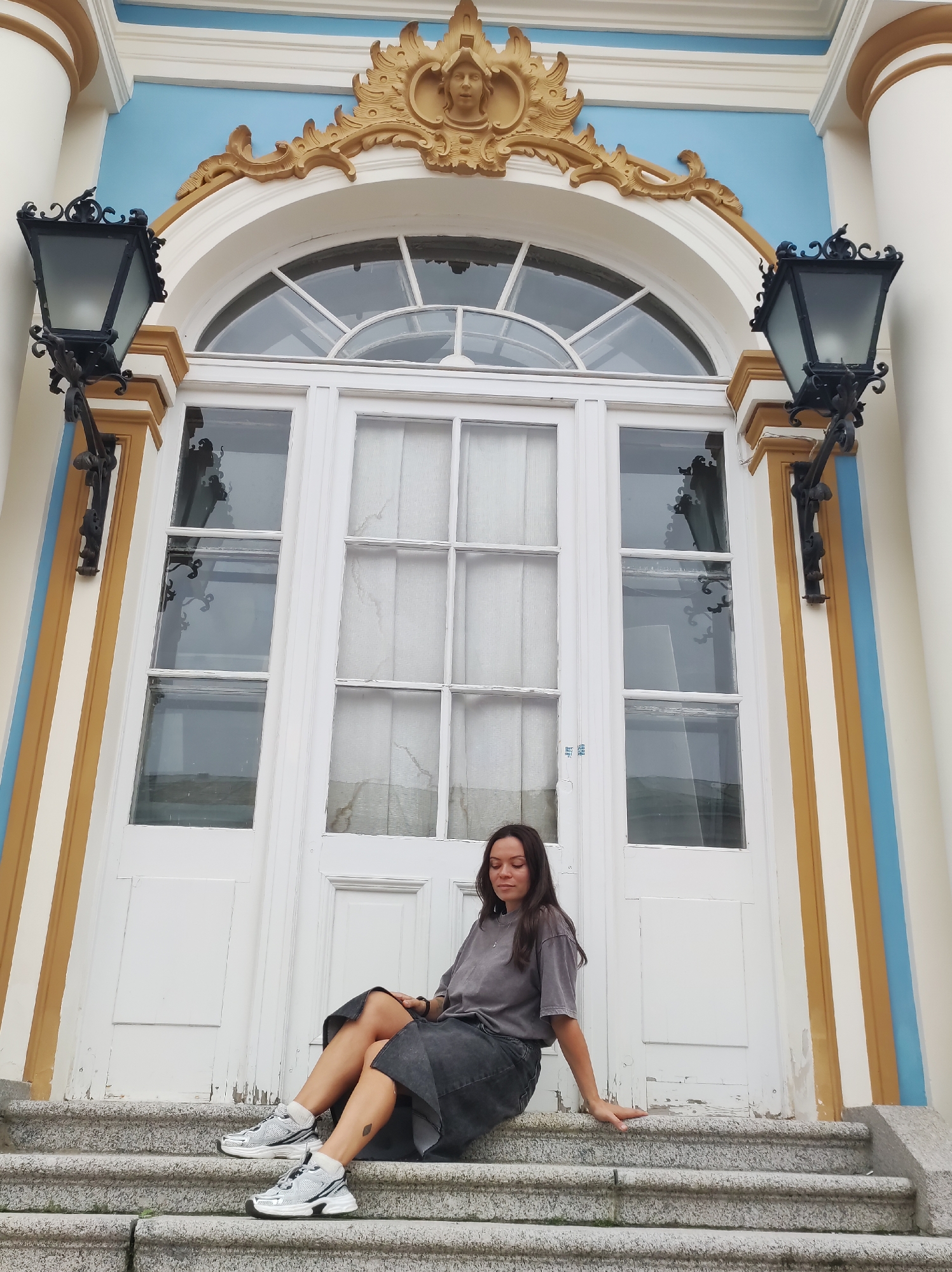 Morning at Catherine Palace's golden gates, Pushkin