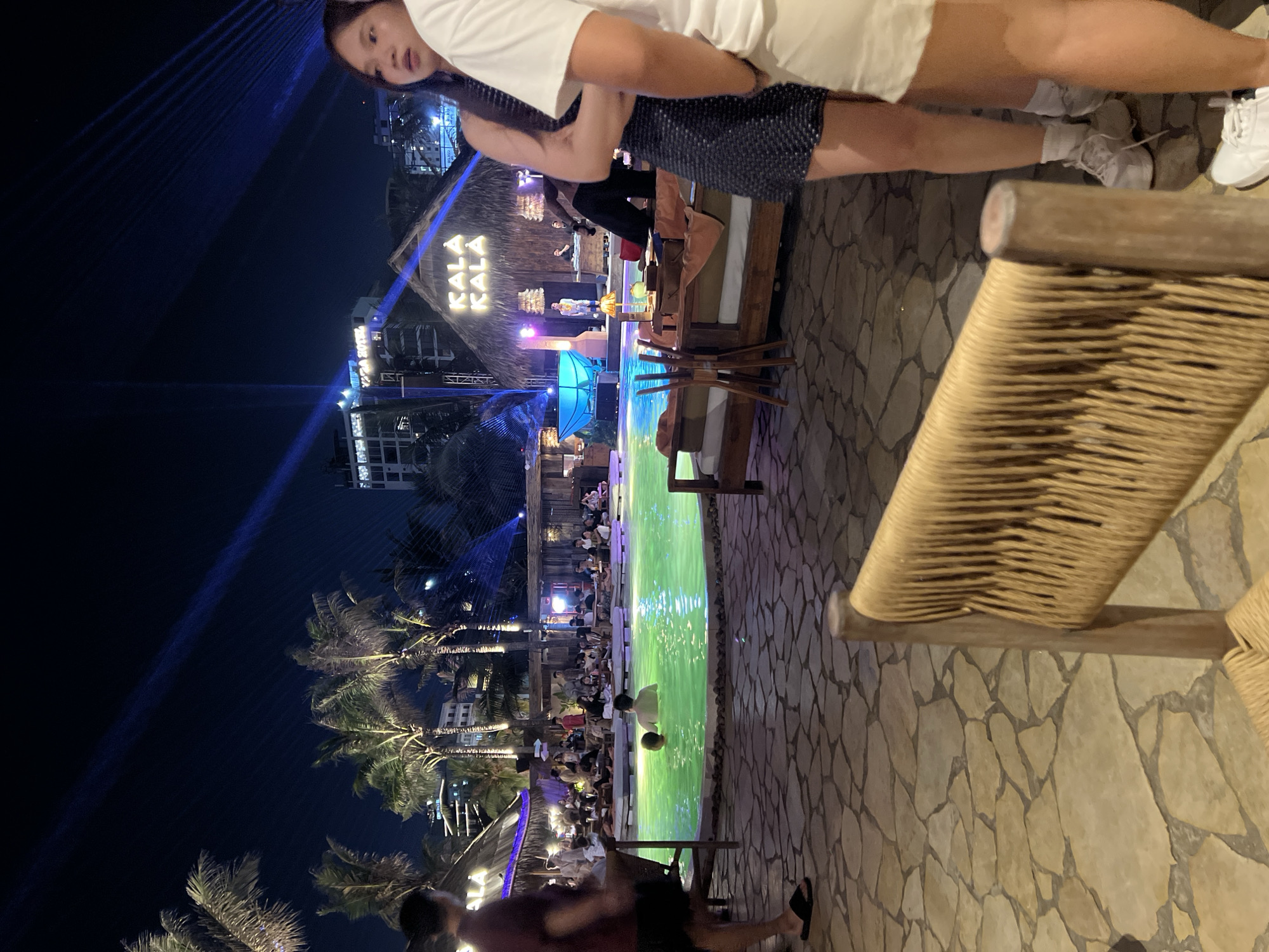 Evening nightlife documented across Đà Nẵng entertainment districts
