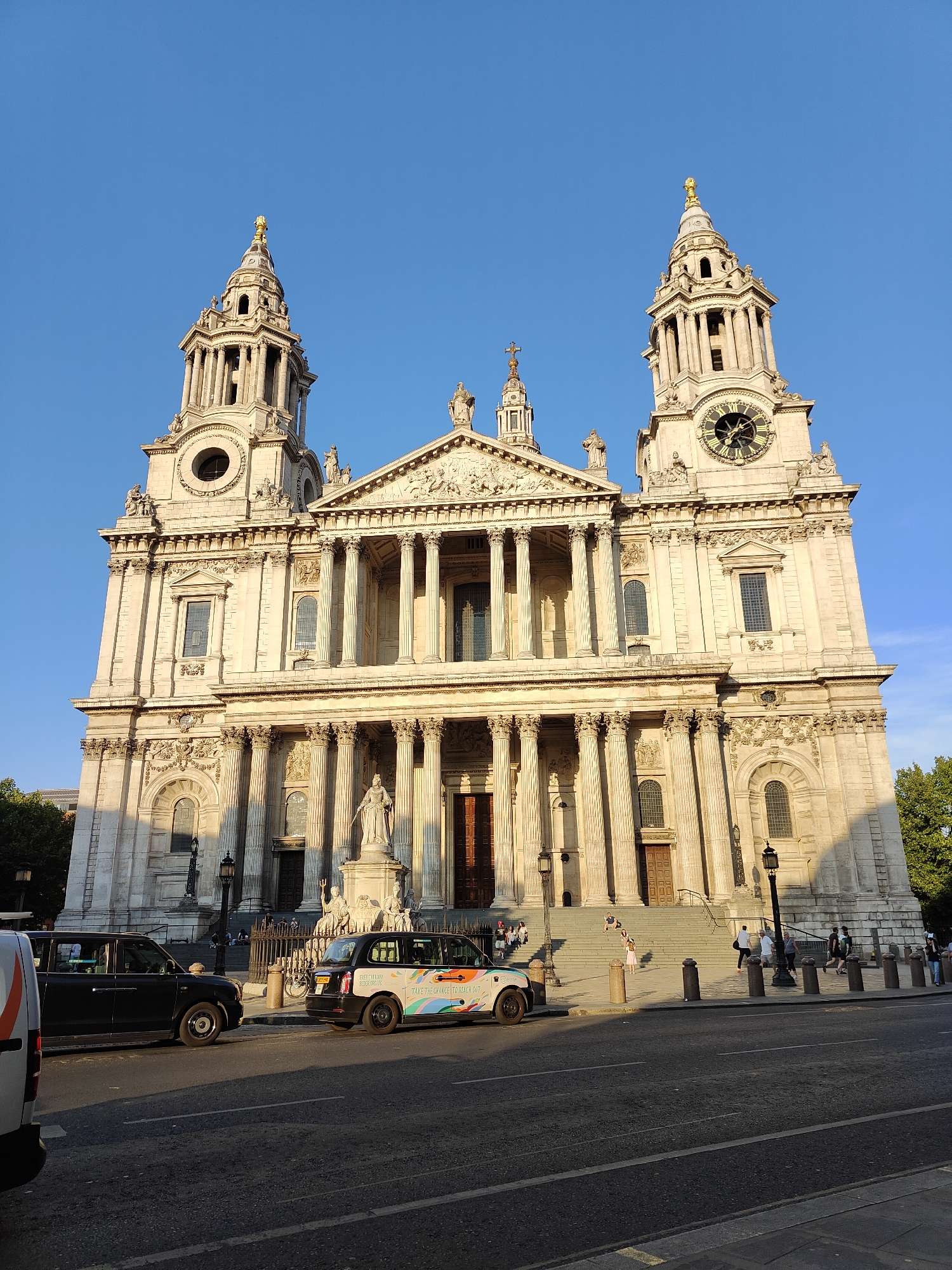 St. Paul's Cathedral from street level, two angles