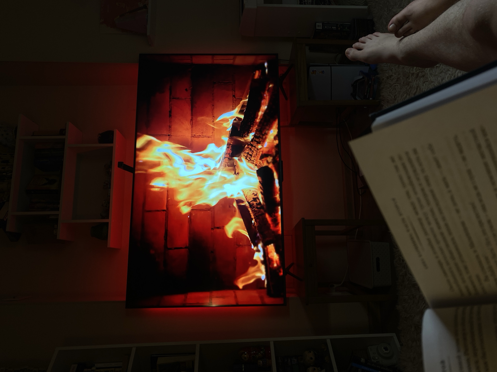 Cozy Saint Petersburg evening: fireplace screensaver and paint-by-numbers