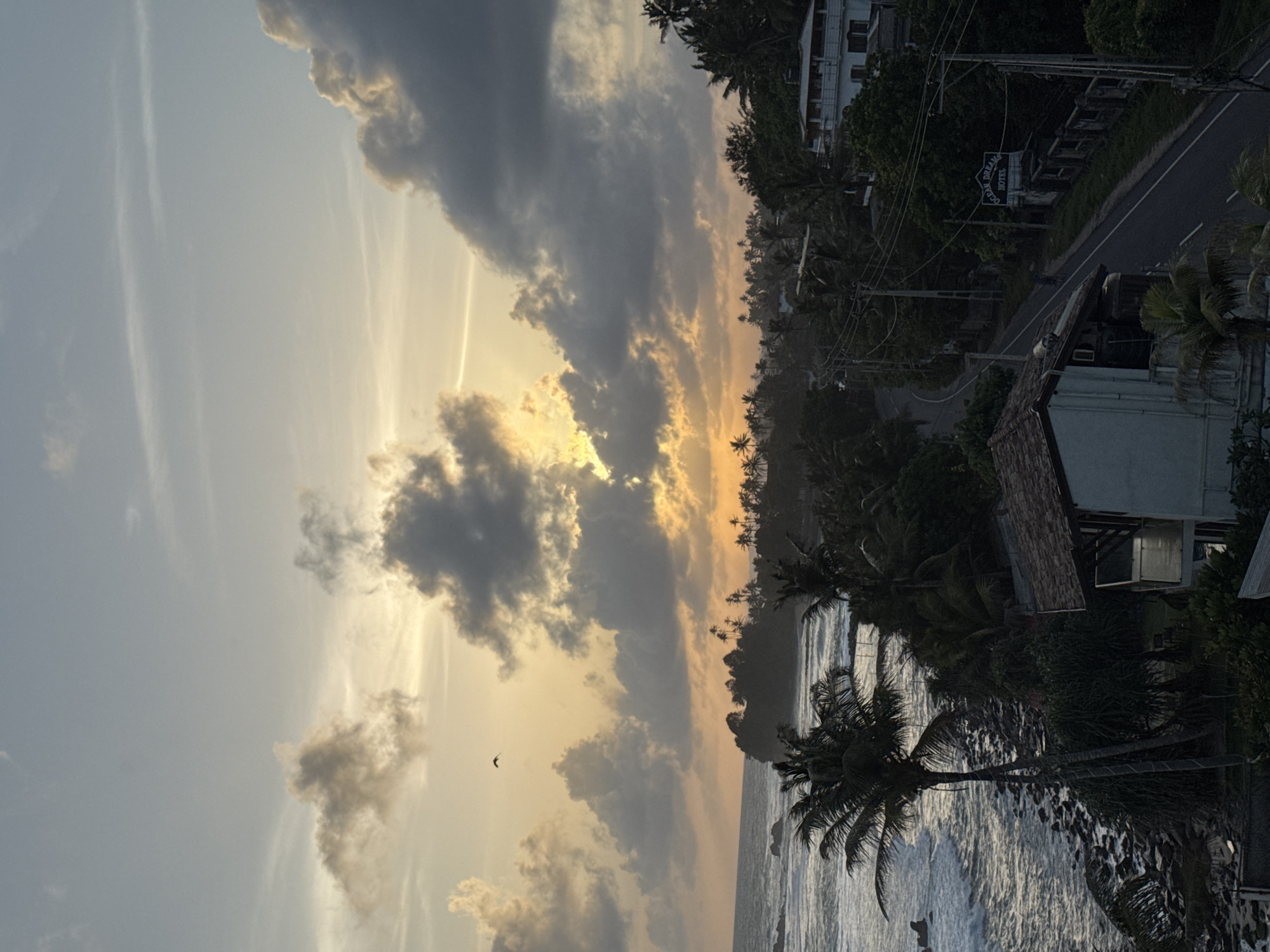 Lazy afternoon on the Sri Lankan coast, island views and kites