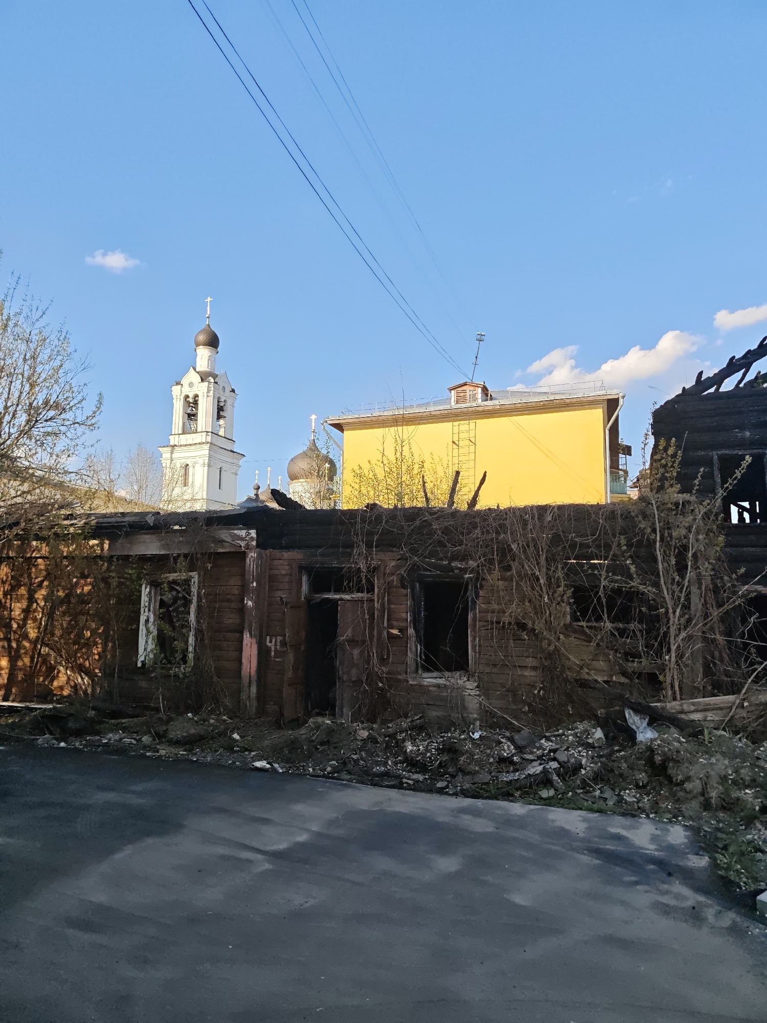 Afternoon life documented around Noginsk cathedral district, Russia