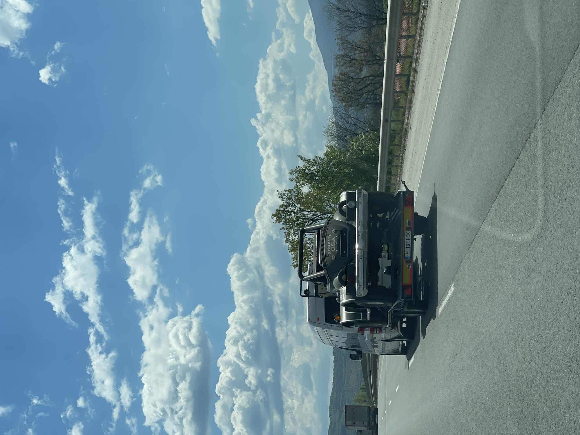 Vehicle transport observed in Kazichene, Bulgaria