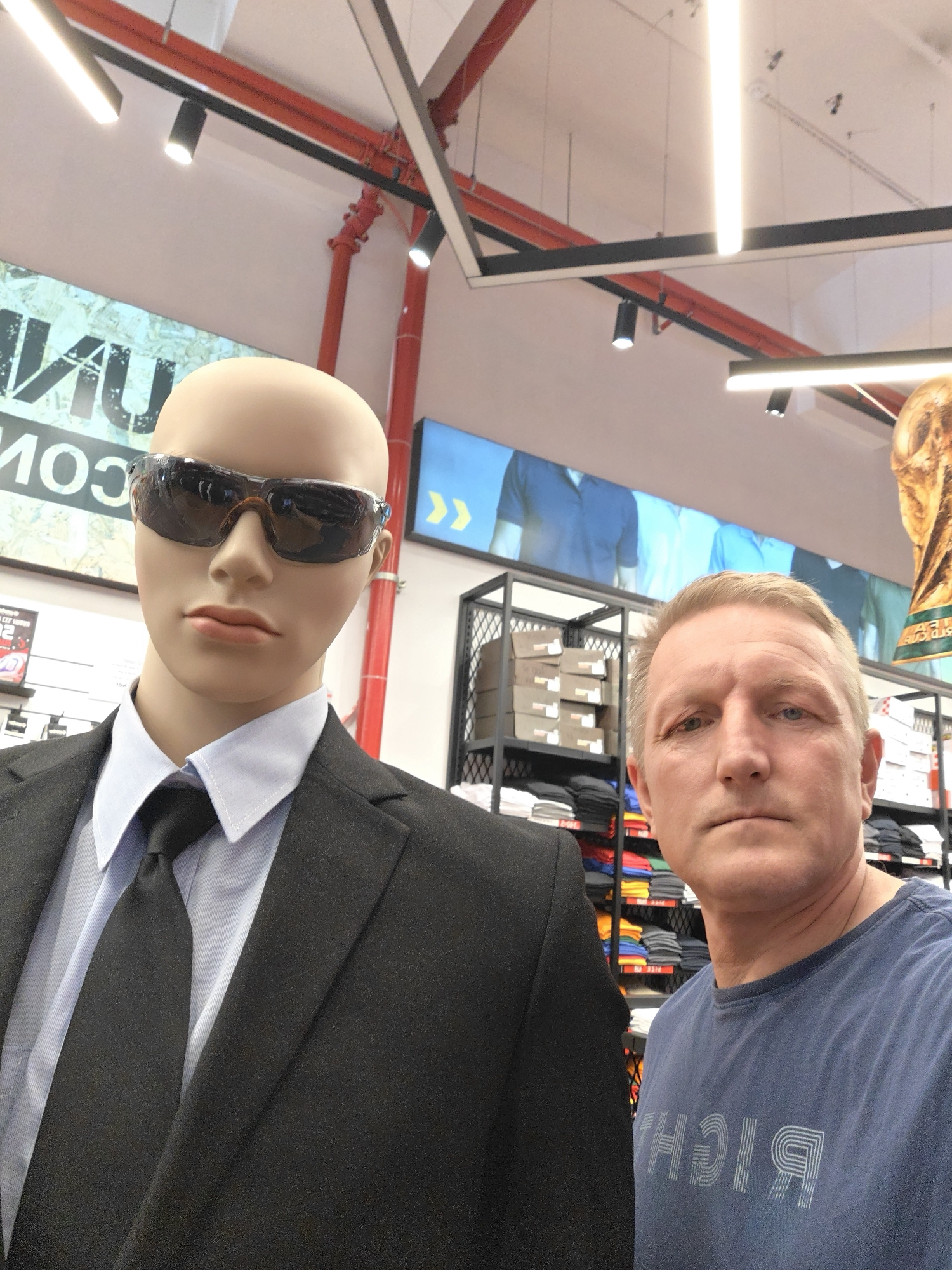 Selfie moment with a mannequin in a Petah Tikva retail store